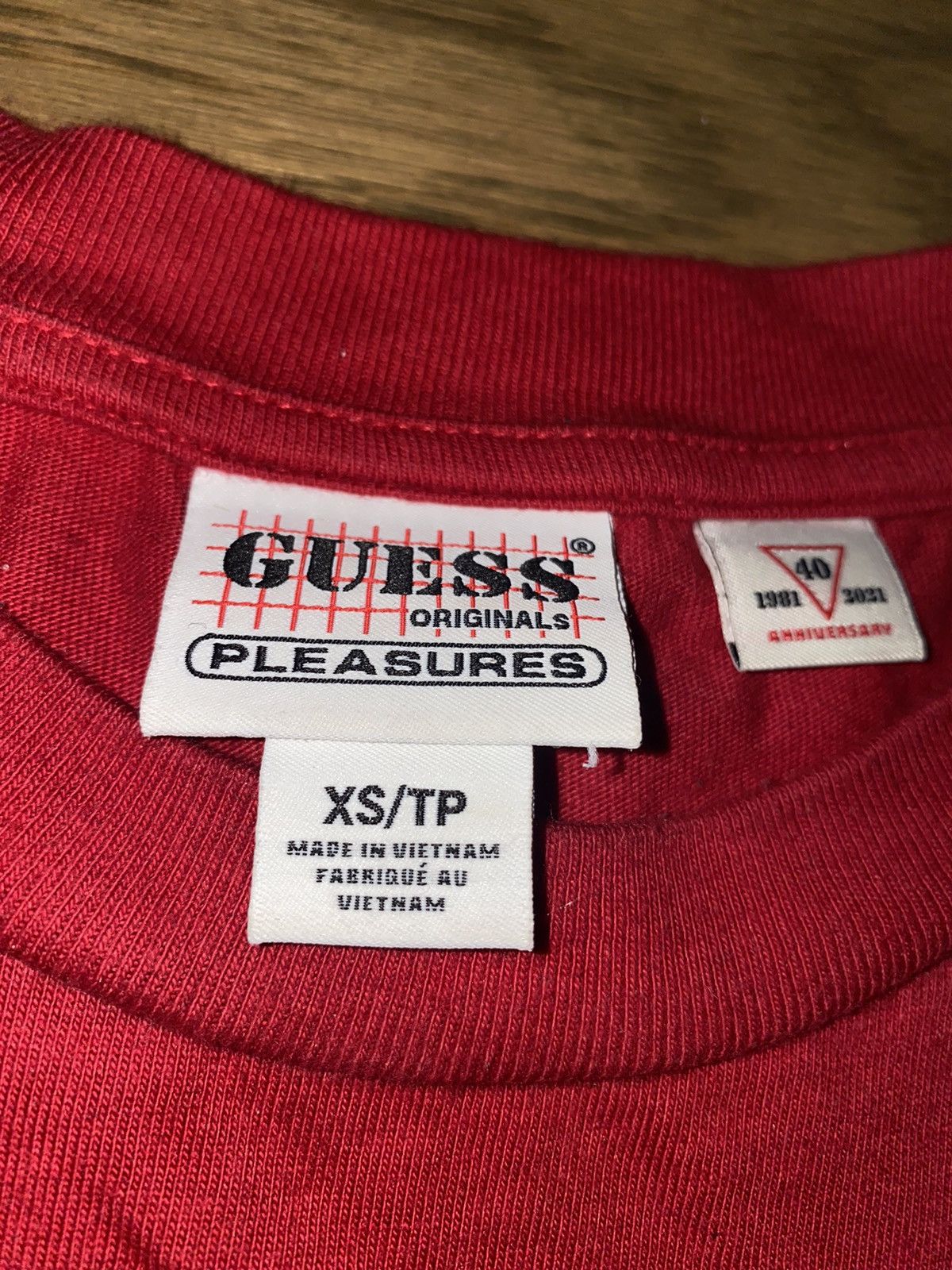 Guess × Pleasures Guess Originals X Pleasures Red Size M Shirt Size US M / EU 48-50 / 2 - 4 Thumbnail