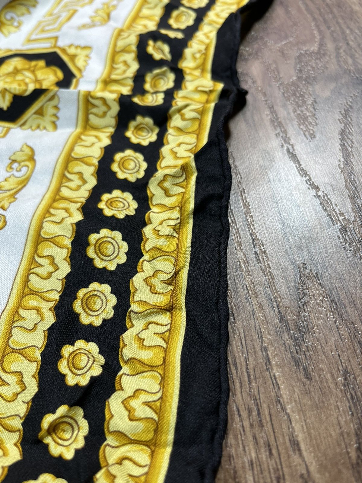Versace Versace Silk Scarf Very Rare Gold Size ONE SIZE - 13 Thumbnail