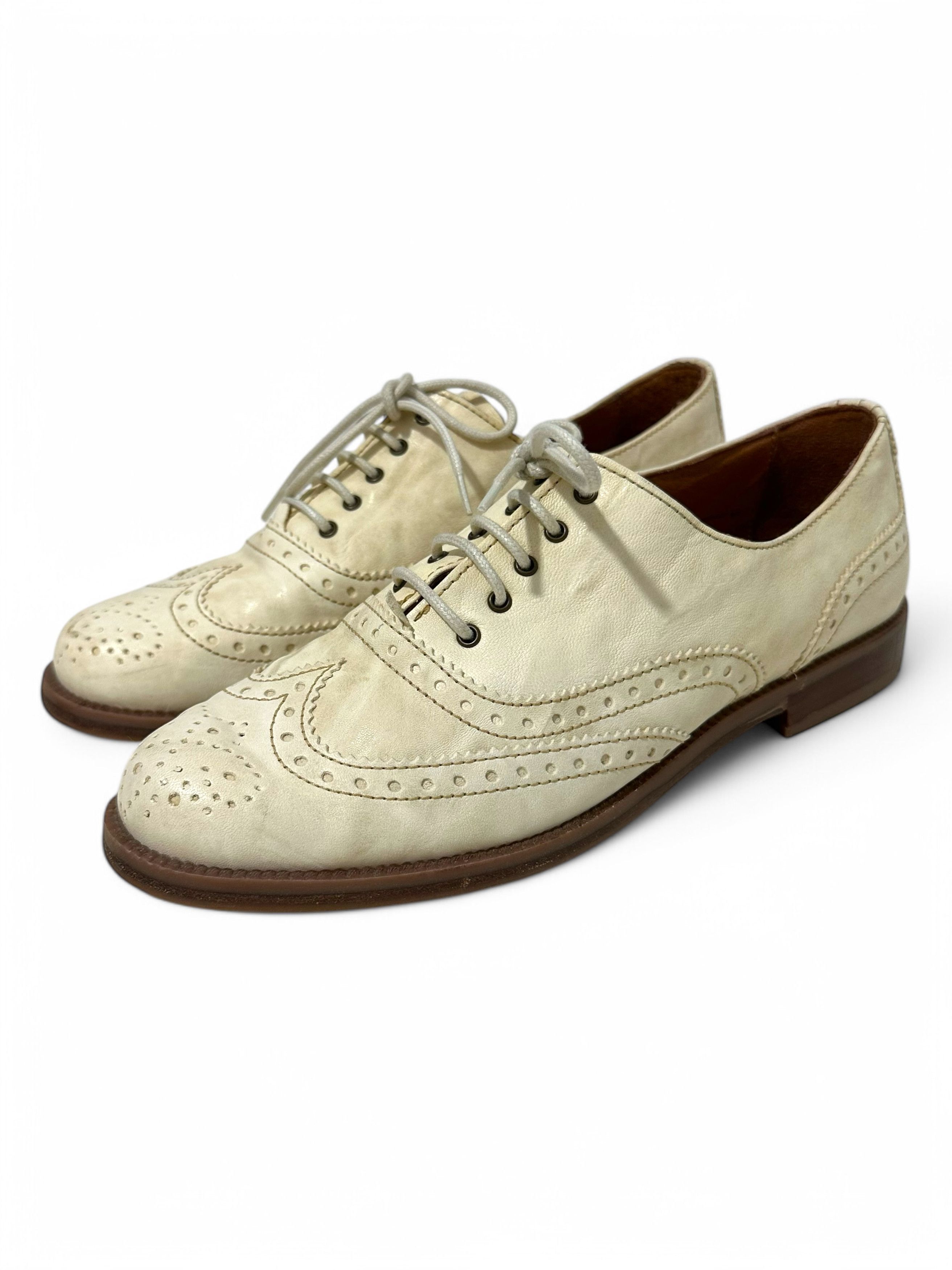 Russell & Bromley Russell & Bromley Jeeves Ivory Leather Oxford Brogues Size US 8 / IT 38 - 5 Thumbnail