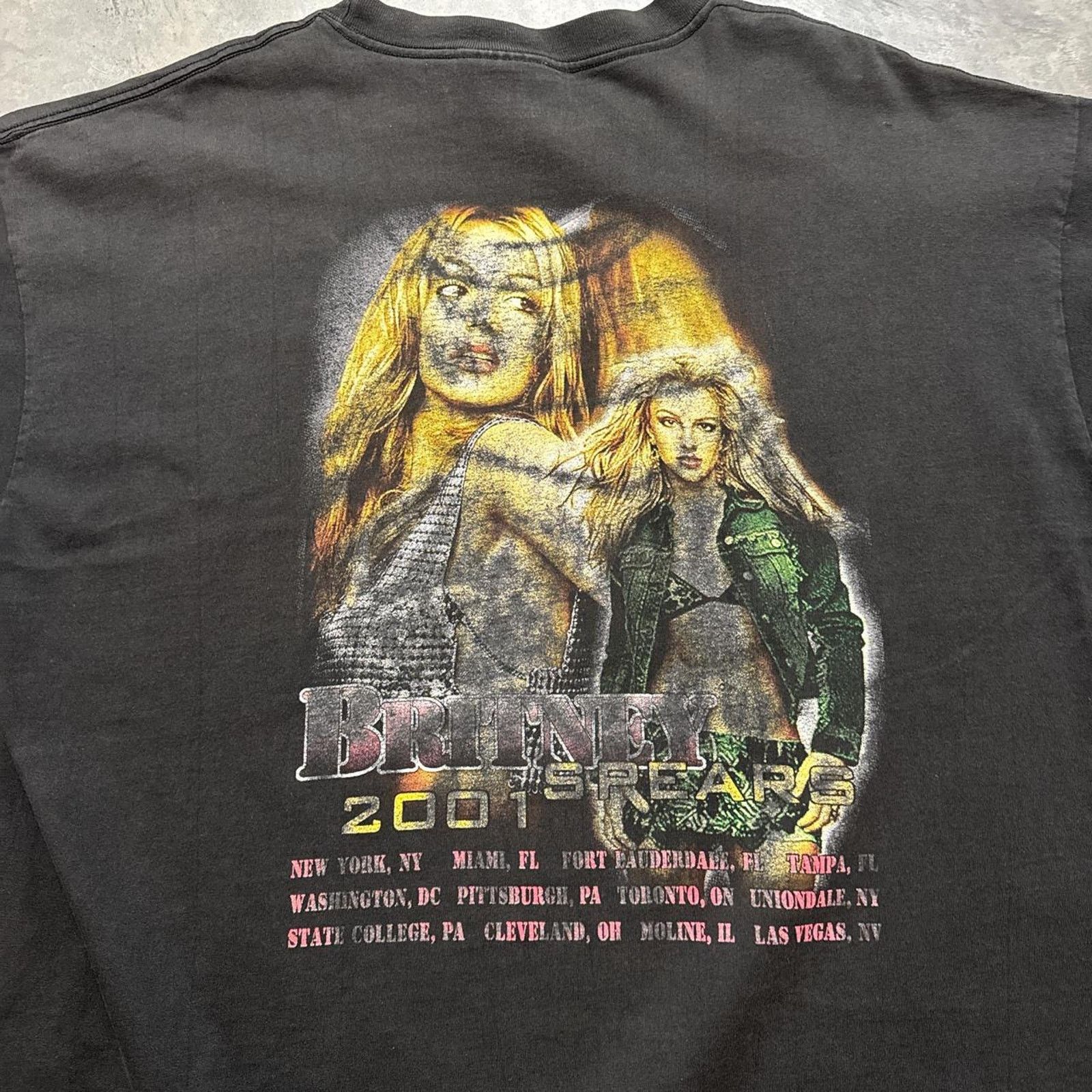 Vintage Britney Spears Vintage 2001 Tour Rap Tee Style T-Shirt Size US XL / EU 56 / 4 - 8 Thumbnail