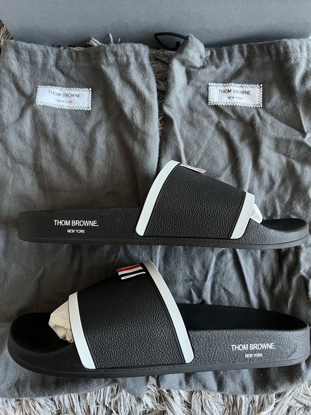 Thom Browne Thom Browne Black Rubber Stripe Pool Slides Size US 11 / EU 44 - 5 Thumbnail
