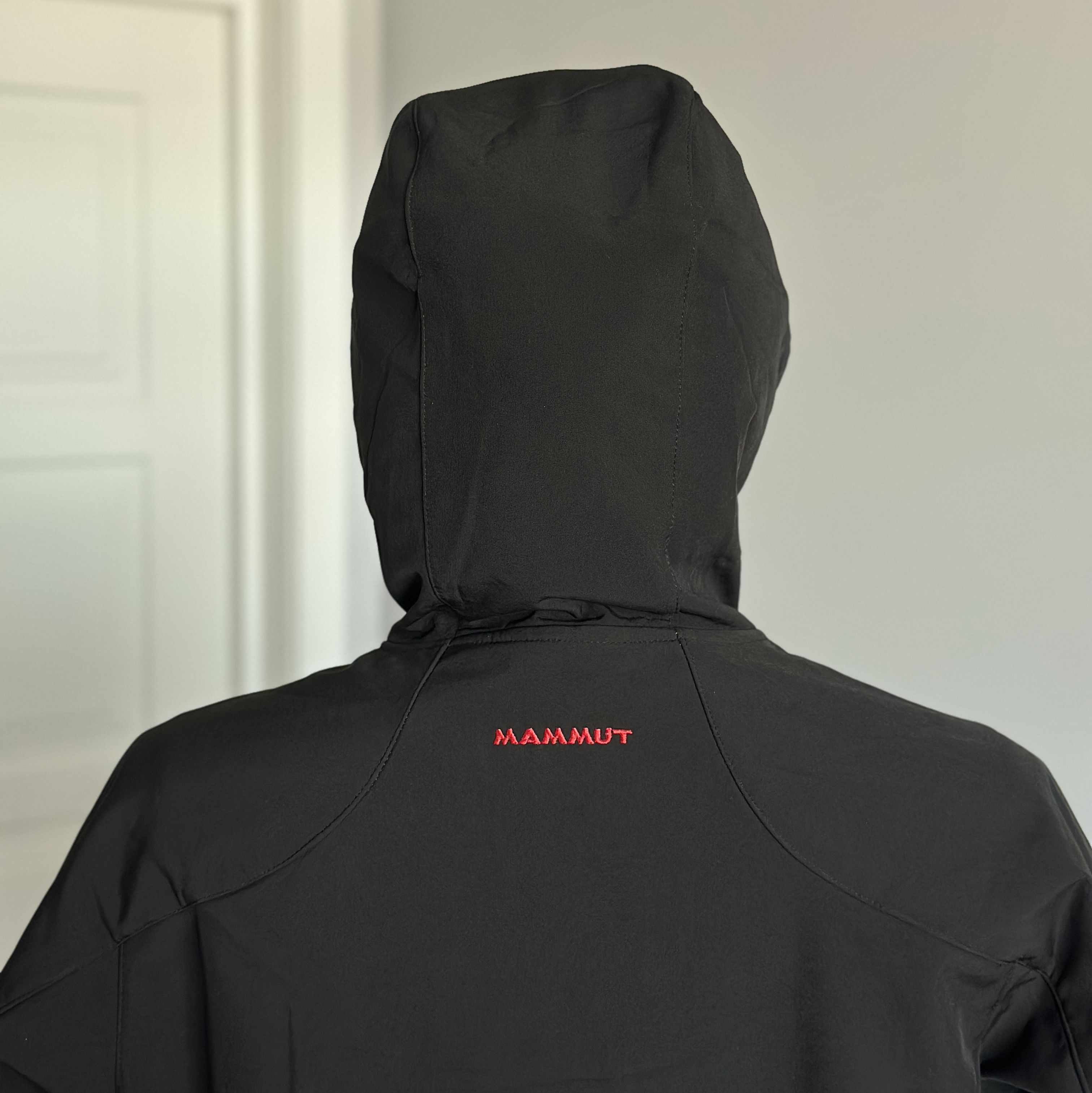 Mammut MAMMUT Eiger Extreme Shell Hooded Jacket Outdoor Trekking Size US M / EU 48-50 / 2 - 8 Thumbnail