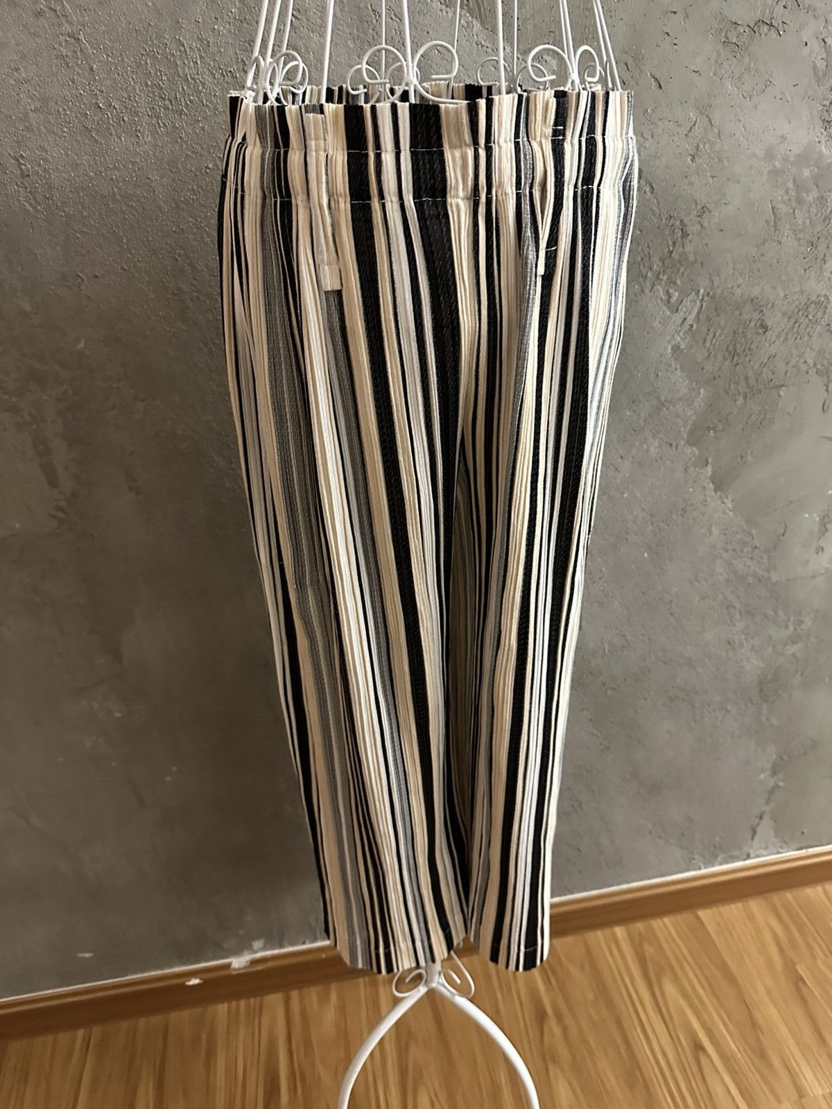 Homme Plisse Issey Miyake Pleats Please Issey Miyake Vertical Stripe Pant Size US 34 / EU 50 - 9 Thumbnail