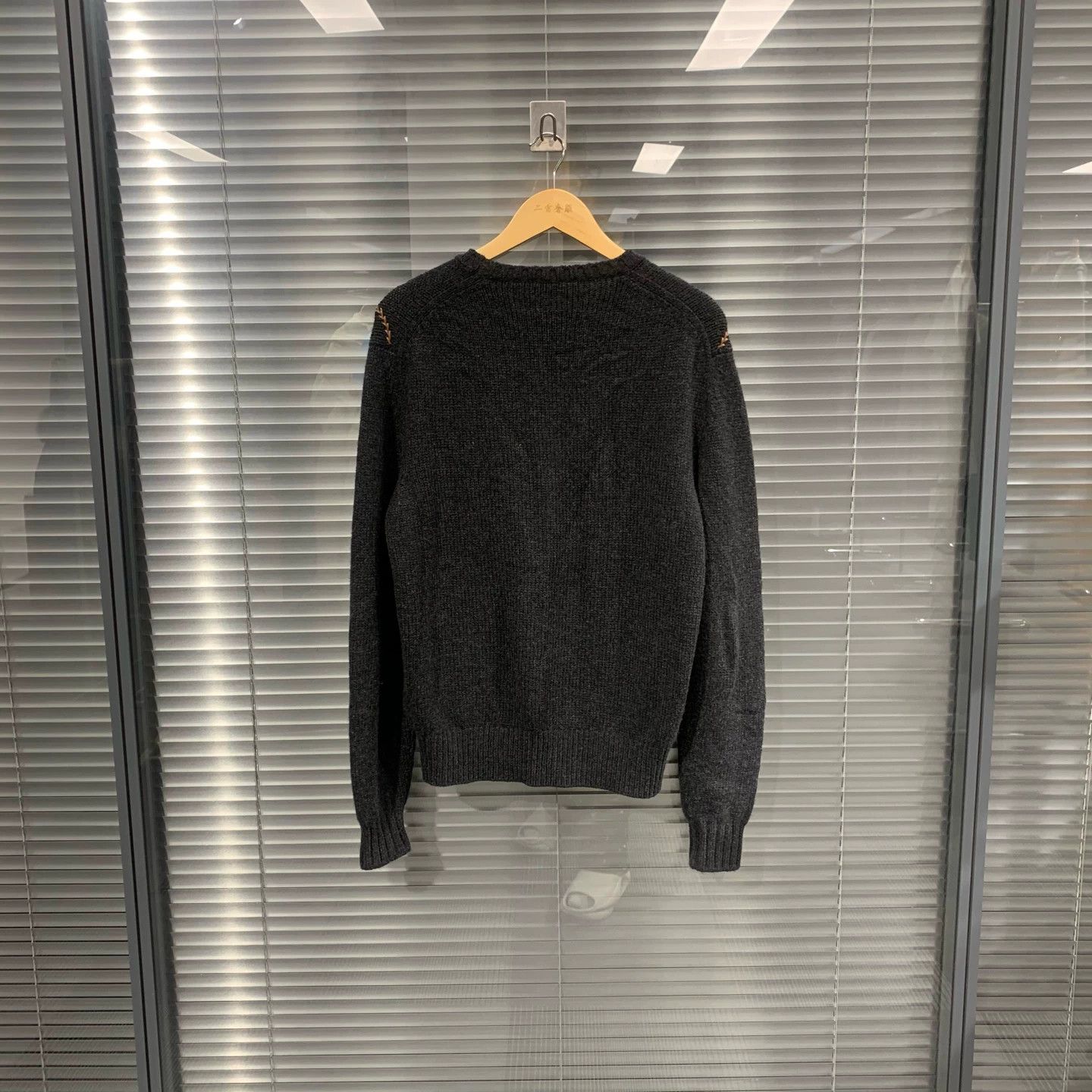 Loro Piana Loro Piana 23ss Deep Gray Cashmere Sweater Size 48 Size US M / EU 48-50 / 2 - 2 Thumbnail