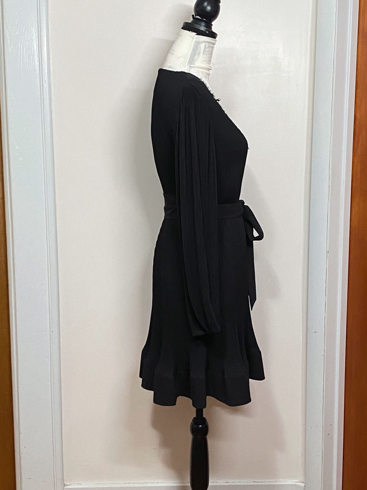 MILLY Milly Embellished Pleated V-Neck Minidress size 6 Size M / US 6-8 / IT 42-44 - 10 Thumbnail