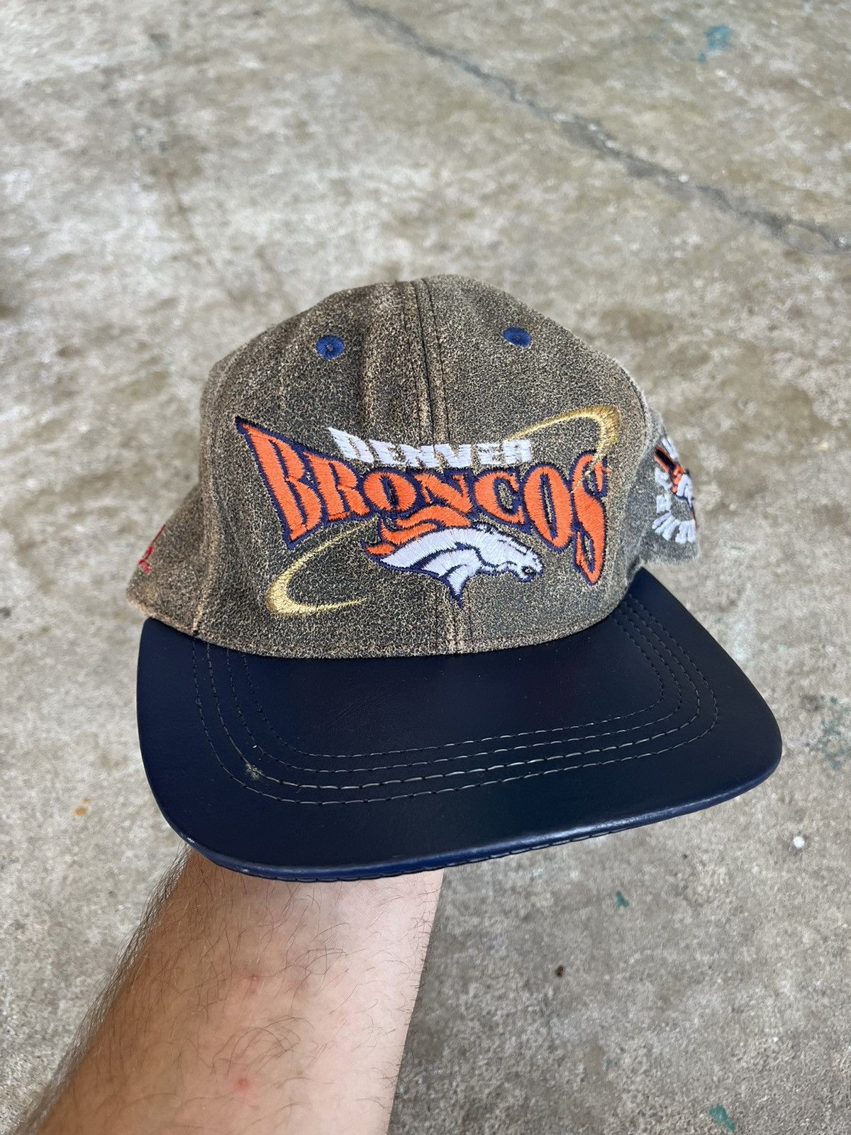 Genuine Leather × NFL NFL Denver Broncos Leather SnapBack Size ONE SIZE - 1 Thumbnail