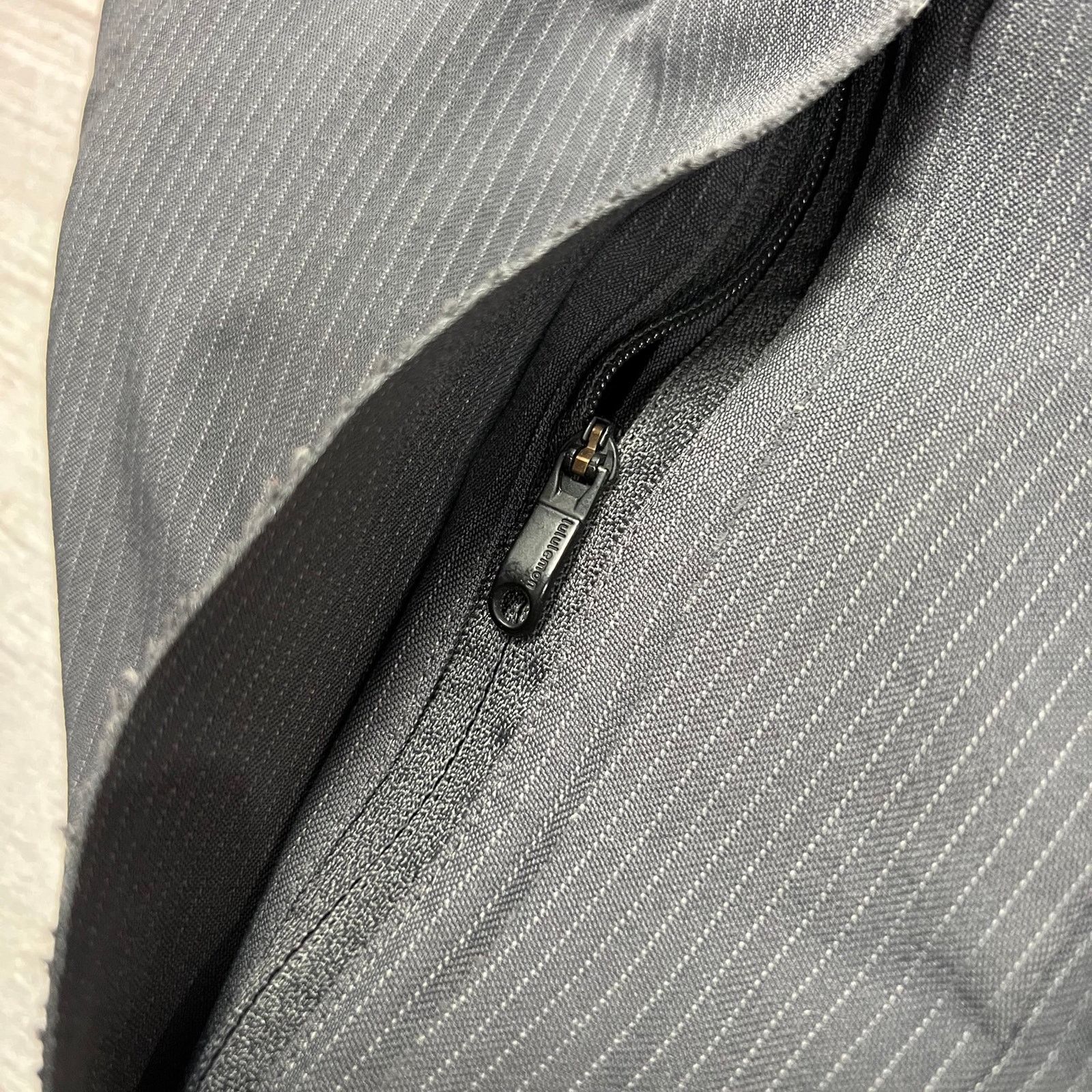 Lululemon Lululemon Commute Pant Dark Slate Pinstripe Vented Chino 30 Size US 30 / EU 46 - 8 Thumbnail