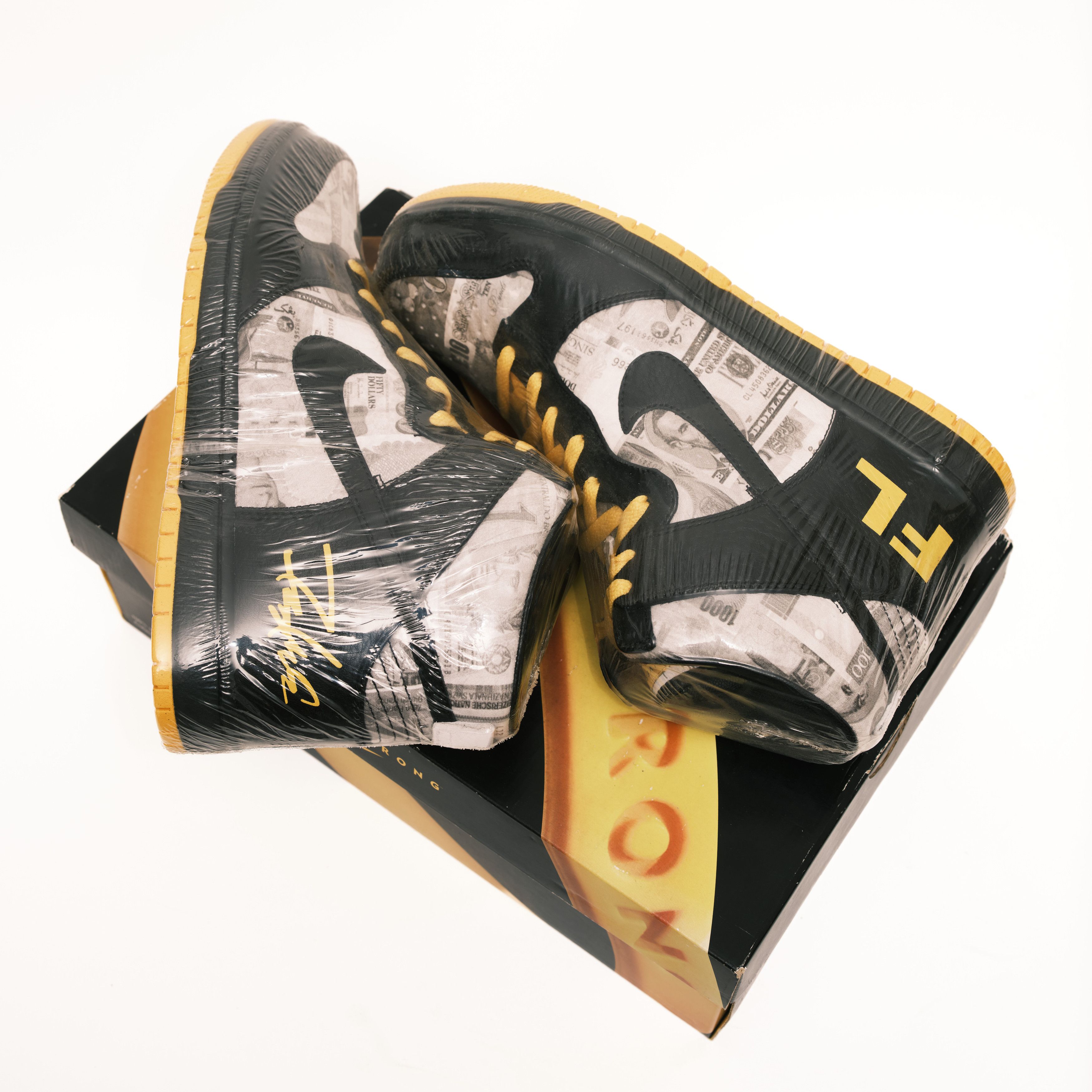 Futura × Nike Livestrong Futura FLOM Nike Dunk High Size 10.5 Deadstock Size US 10.5 / EU 43-44 - 3 Thumbnail