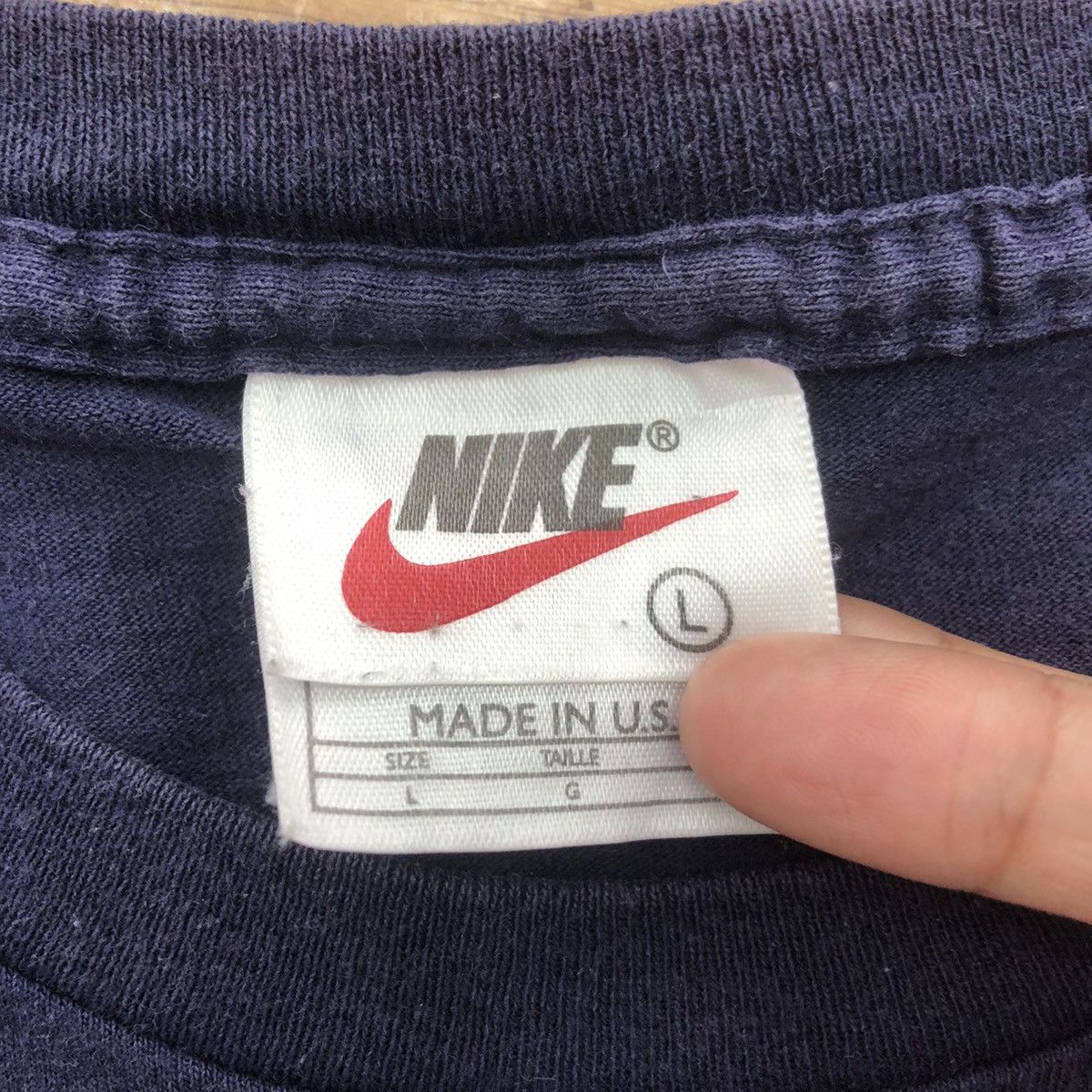 Nike Vintage 90’ NIKE SWOOSH Made In USA Center Logo Tee Shirt Size US L / EU 52-54 / 3 - 4 Thumbnail