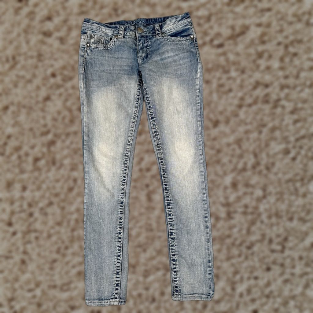 Denime Paisley Sky Jeans Womens 4 Blue Denim Skinny Tapered Distressed Low Rise 29x29 Jeans Womens Small spots and marks front and back review all photos Size 27" / US 4 / IT 40 - 1 Thumbnail