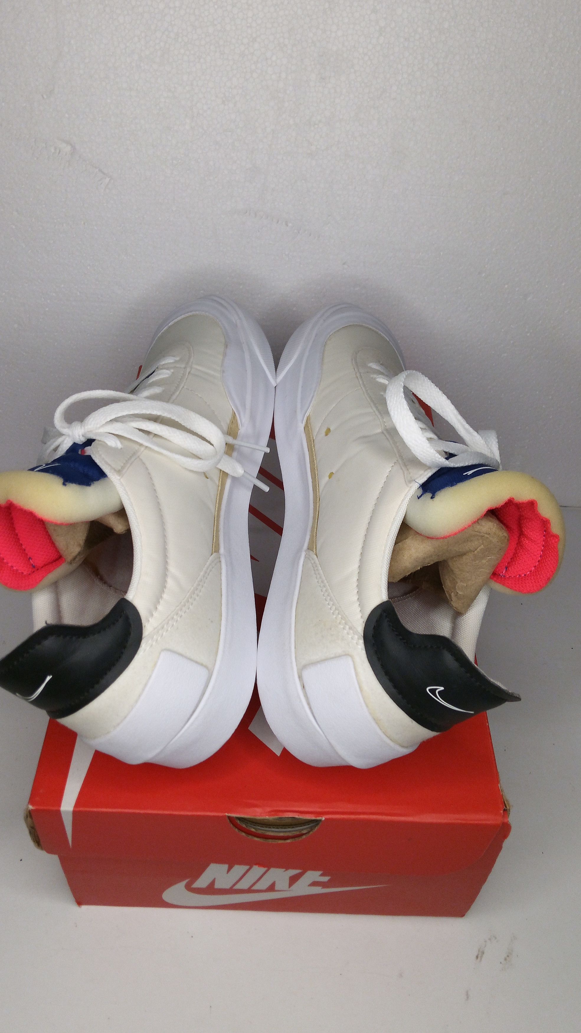 Nike Nike Drop Type LX Label Collection Size US 9 / EU 42 - 2 Thumbnail