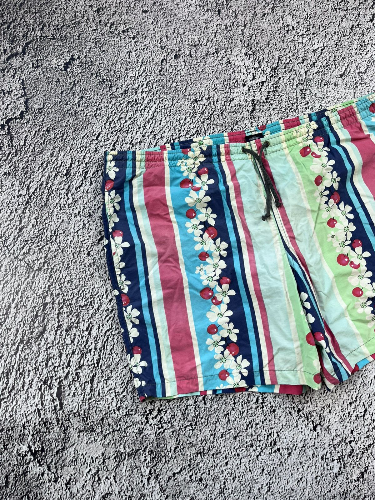Vintage Vintage 90s art shorts streetwear Hawaiian style size XL Size US 36 / EU 52 - 2 Thumbnail
