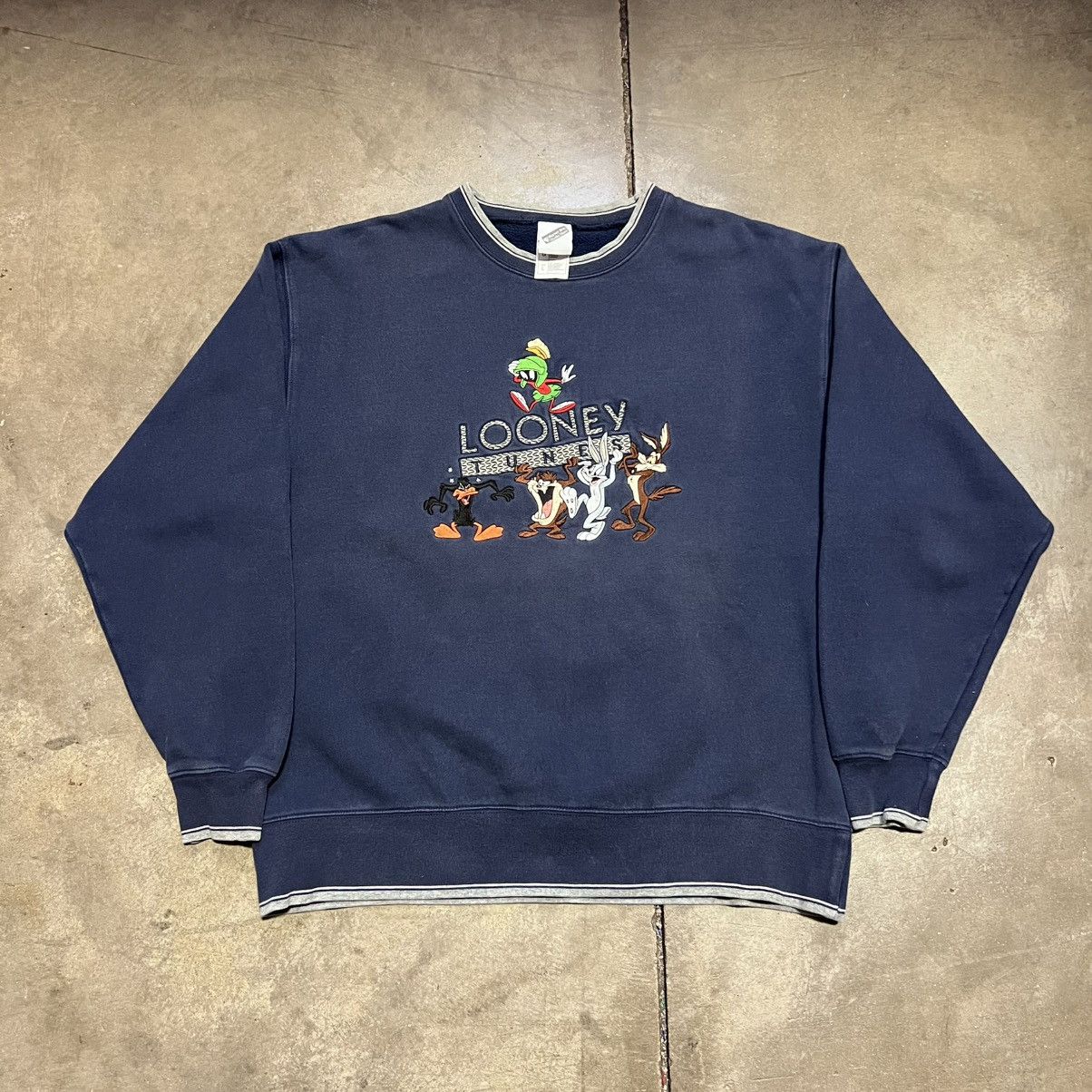 Warner Bros Vintage Looney Tunes Warner Bro Crewneck Sweatshirt Faded Size US L / EU 52-54 / 3 - 4 Thumbnail