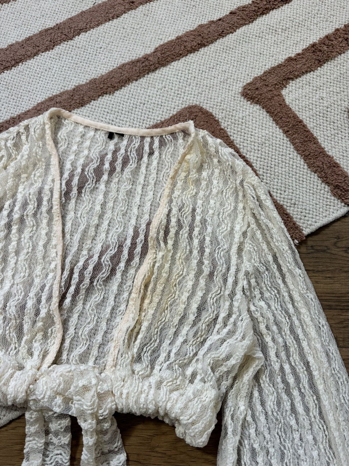 Vintage VINTAGE MESH LACE WMNS TIE LONGSLEEVE Size ONE SIZE - 4 Thumbnail