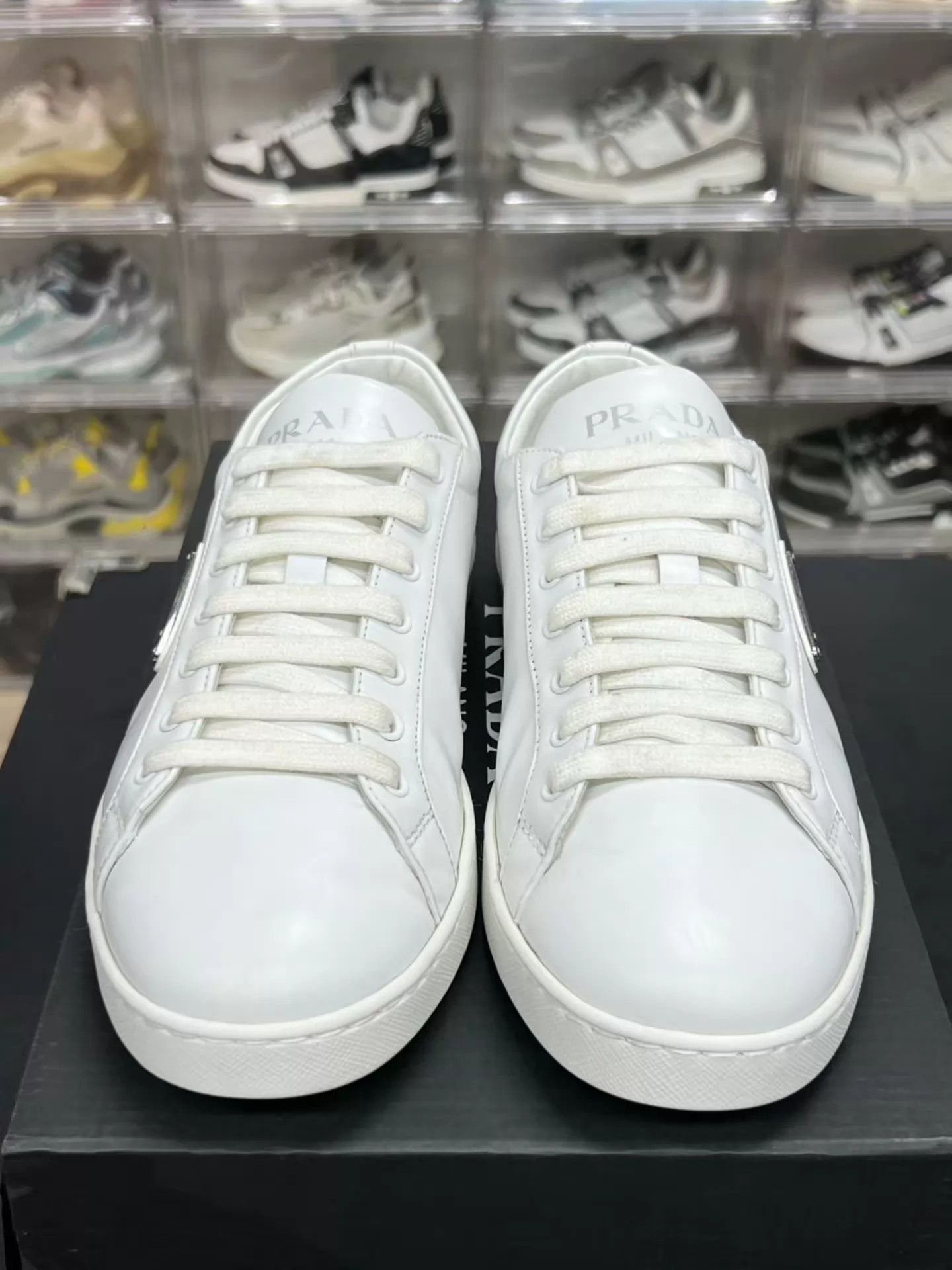 Prada PRADA Leather Low Top Sneakers 41.5 EU Near New Size US 8.5 / EU 41-42 - 2 Thumbnail