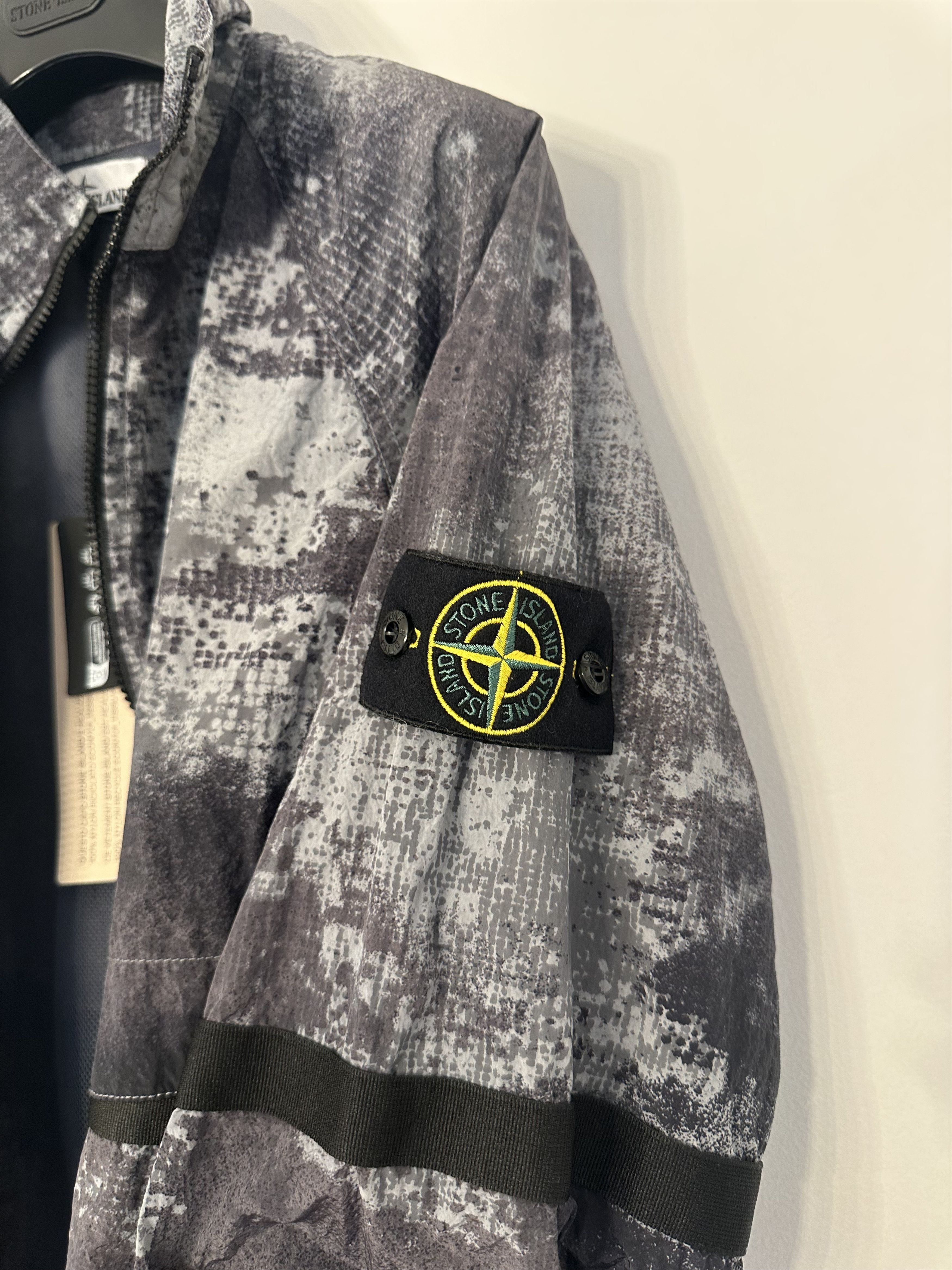Stone Island Stone Island Abstract Print Jacket Size US L / EU 52-54 / 3 - 2 Thumbnail