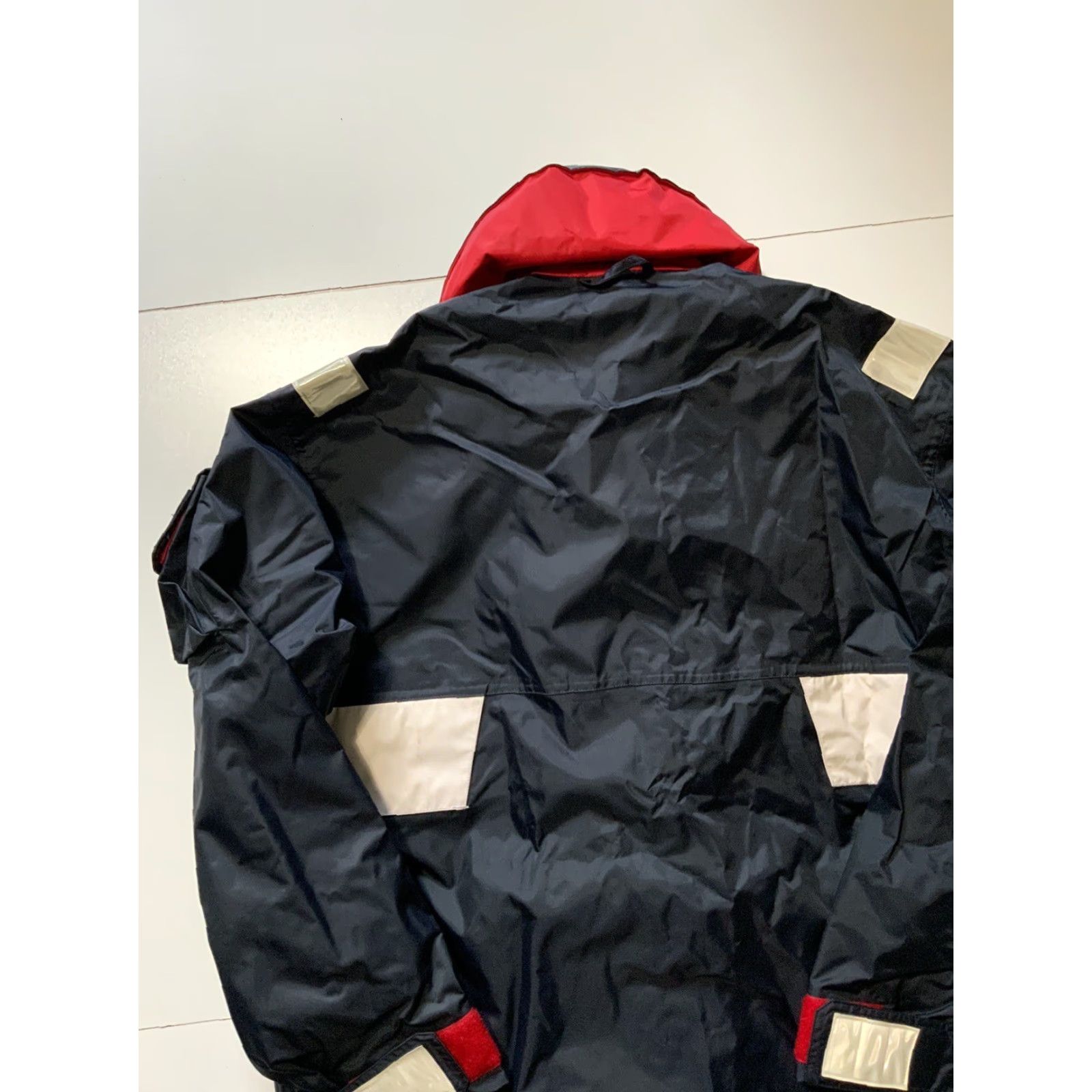 Peak Performance VTG 1995 Peak Performance Marine Supply Waterproof Offshore Tech Parka Jacket L LG Navy? (color not provided) Size US L / EU 52-54 / 3 - 5 Thumbnail