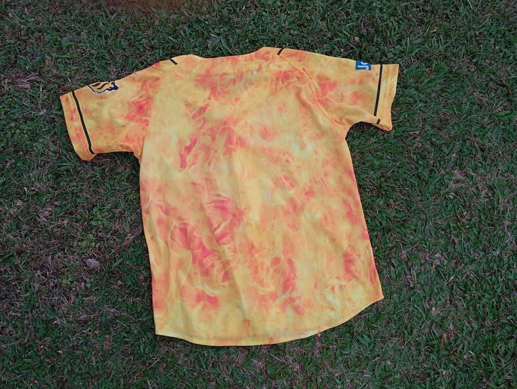 Japanese Brand NPB Hanshin Tigers 🐯 Jersey Baseball Japan 🎌 Size US M / EU 48-50 / 2 - 3 Thumbnail