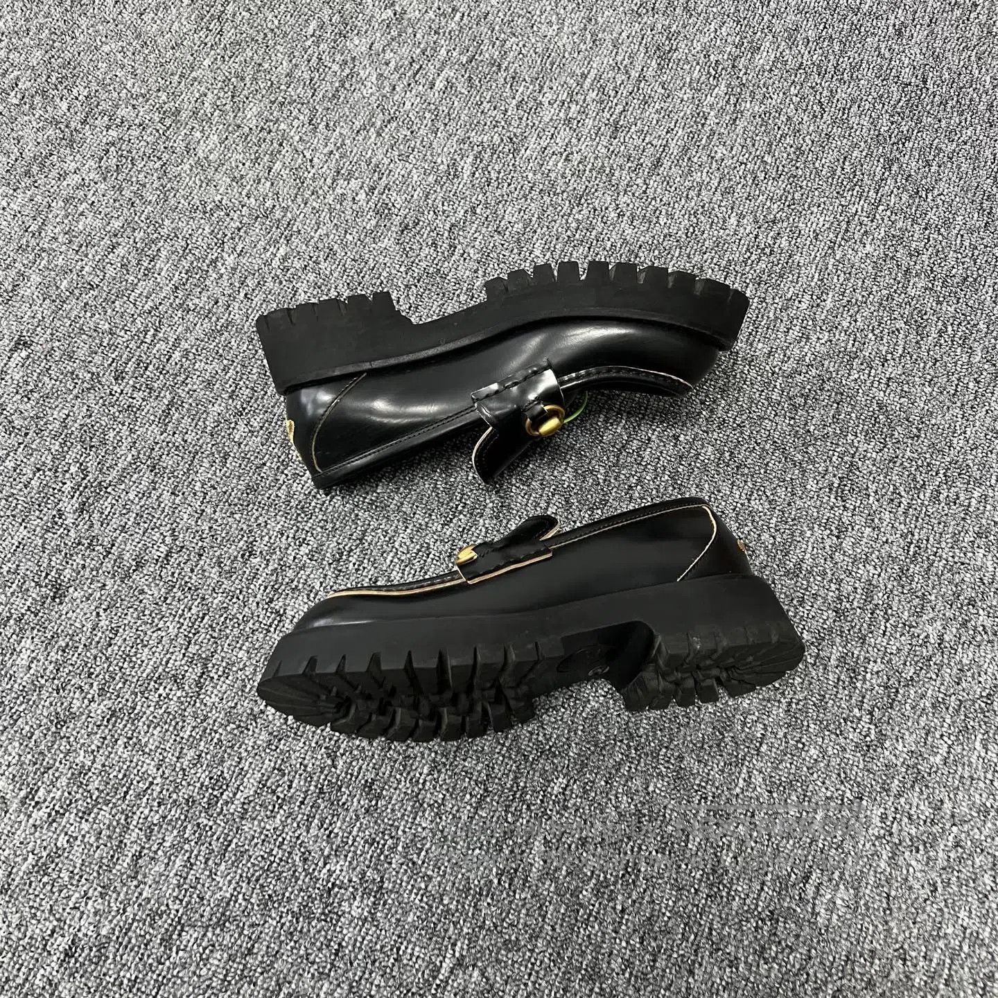 Gucci Guicci Horsebit buckle; Gold Bee-Lufa shoes| Size US 7.5 / IT 37.5 - 4 Thumbnail