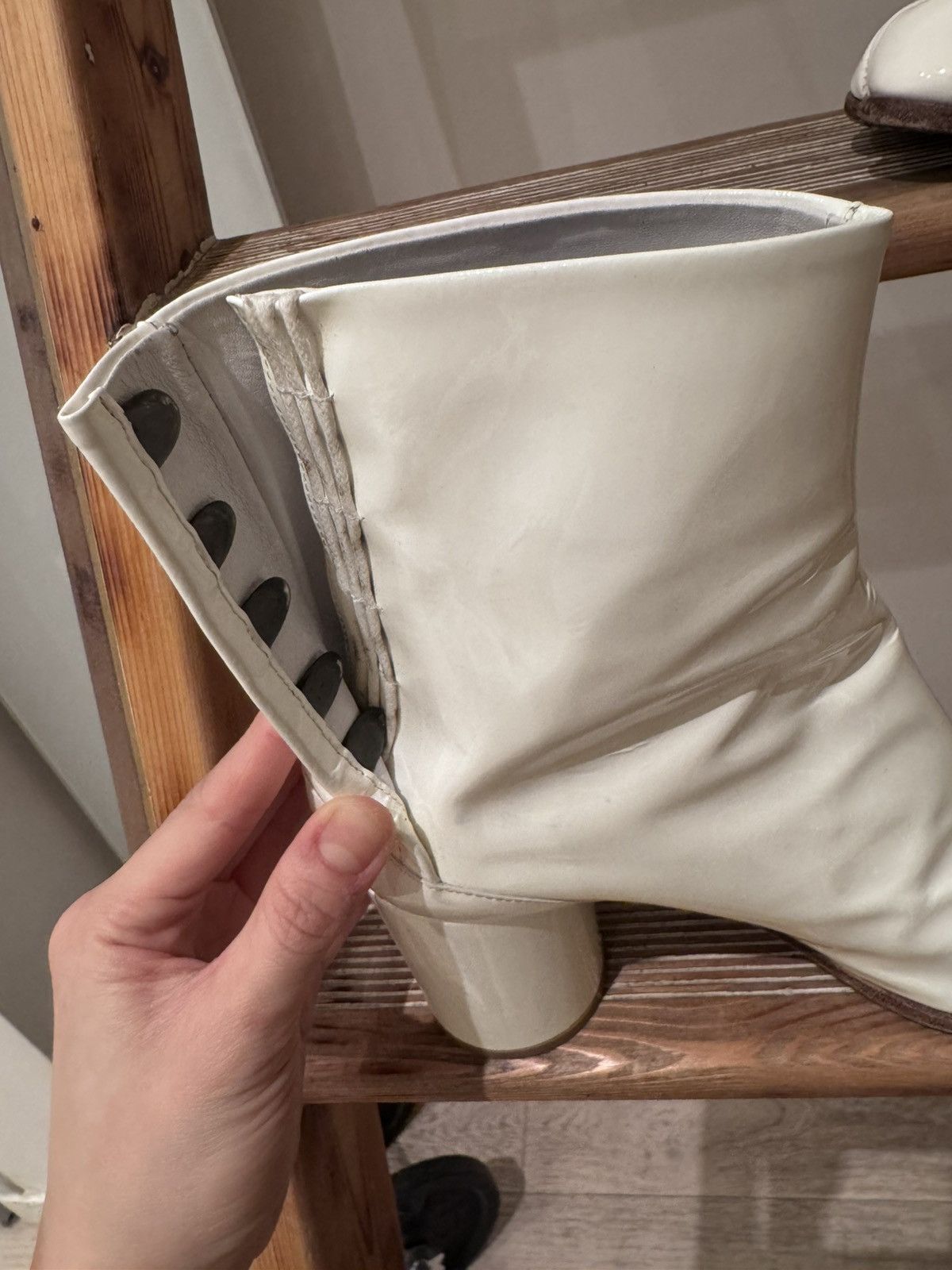 Maison Margiela Maison Margiela white patent Tabi boots 38 Size US 8 / IT 38 - 6 Thumbnail