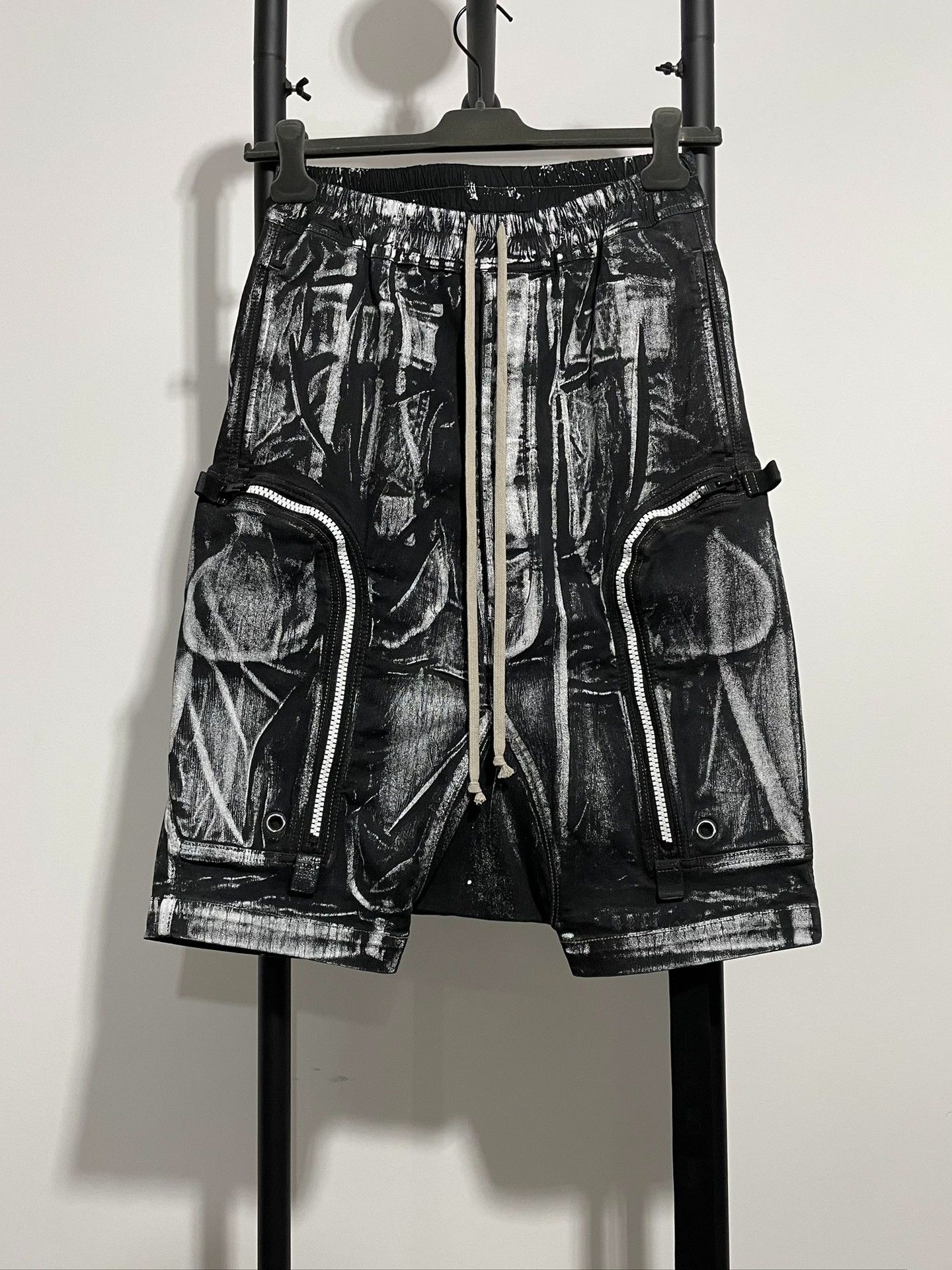 Rick Owens rick owens zip pocket shorts Size US 26 / EU 42 - 1 Thumbnail