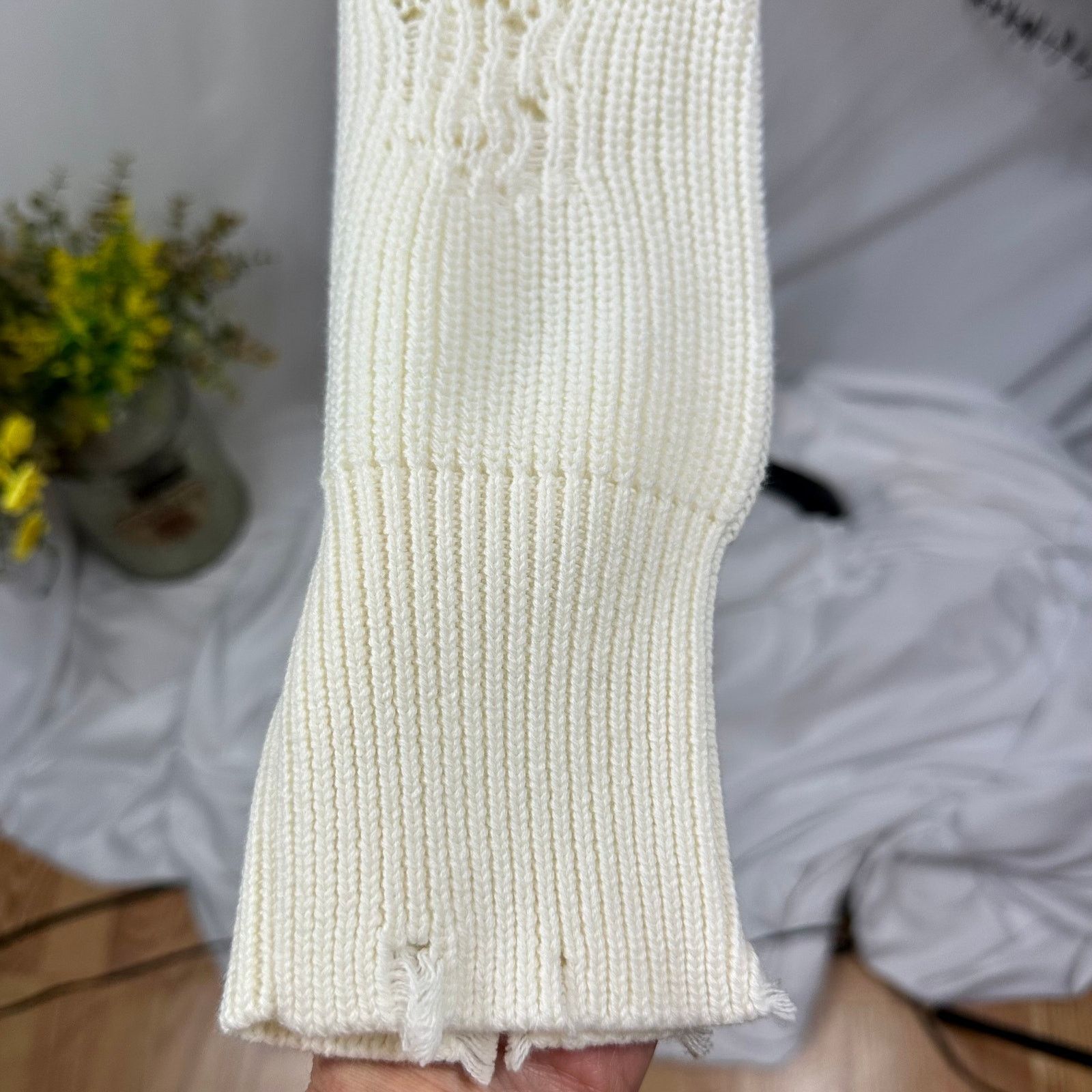Other 525 America Distressed Shaker V-Neck Sweater in Chalk size M Size M / US 6-8 / IT 42-44 - 15 Thumbnail