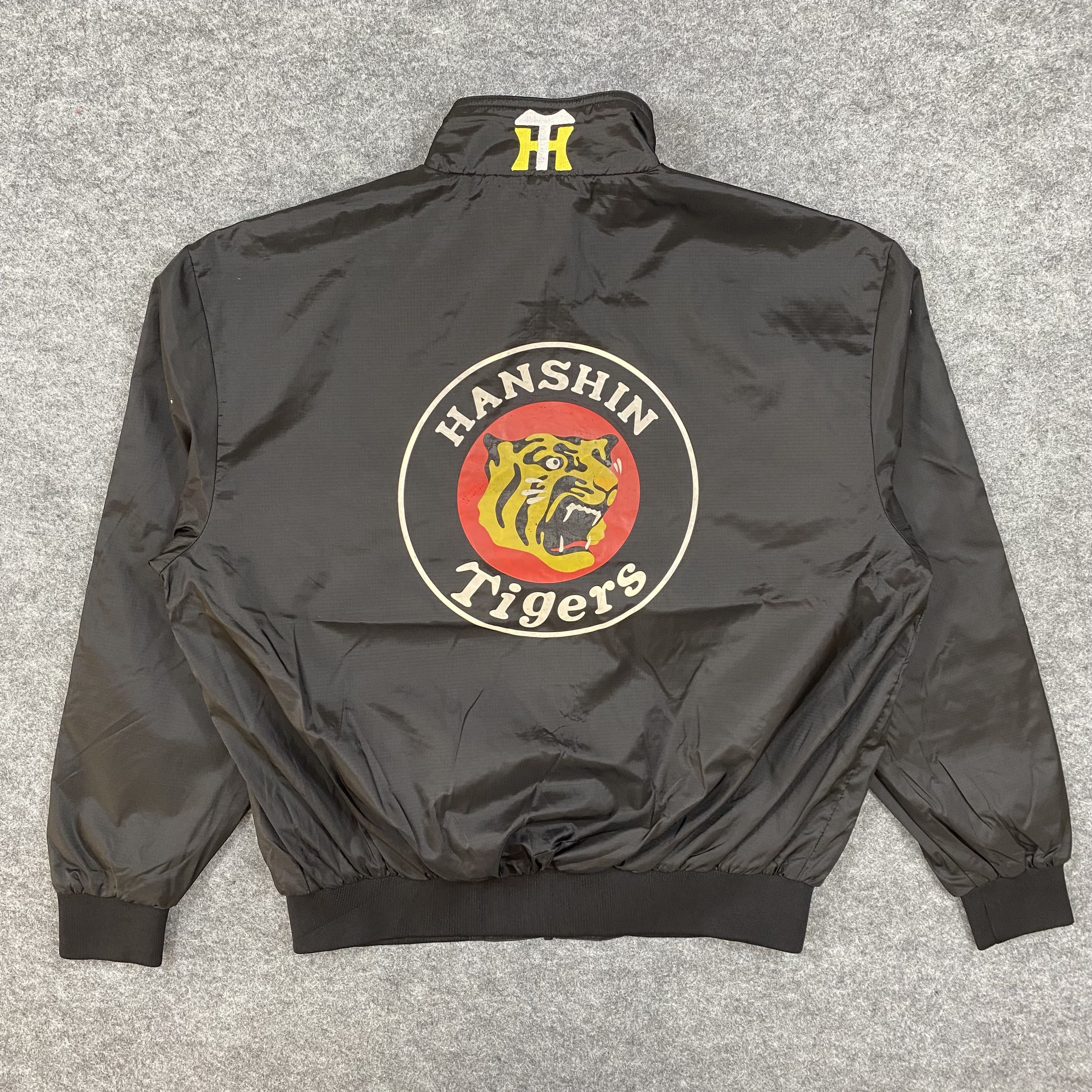 Japanese Brand VINTAGE Hanshin Tigers Japanese Baseball Bomber Jacket-J577 Size US L / EU 52-54 / 3 - 1 Thumbnail