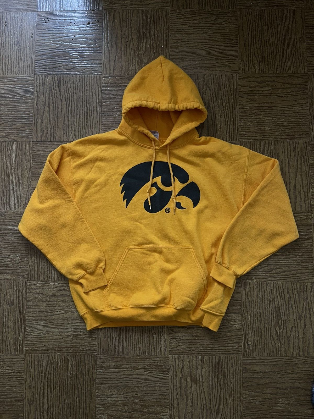 Vintage University of Iowa Hawkeyes Hoodie Size US L / EU 52-54 / 3 - 1 Thumbnail