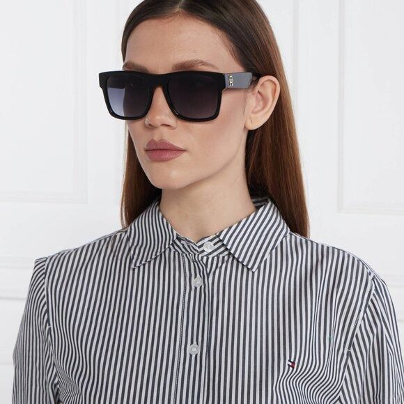 Tommy Hilfiger Tommy Hilfiger TH 2118/S 0807 K1 Sunglasses Black Square Size ONE SIZE - 2 Thumbnail