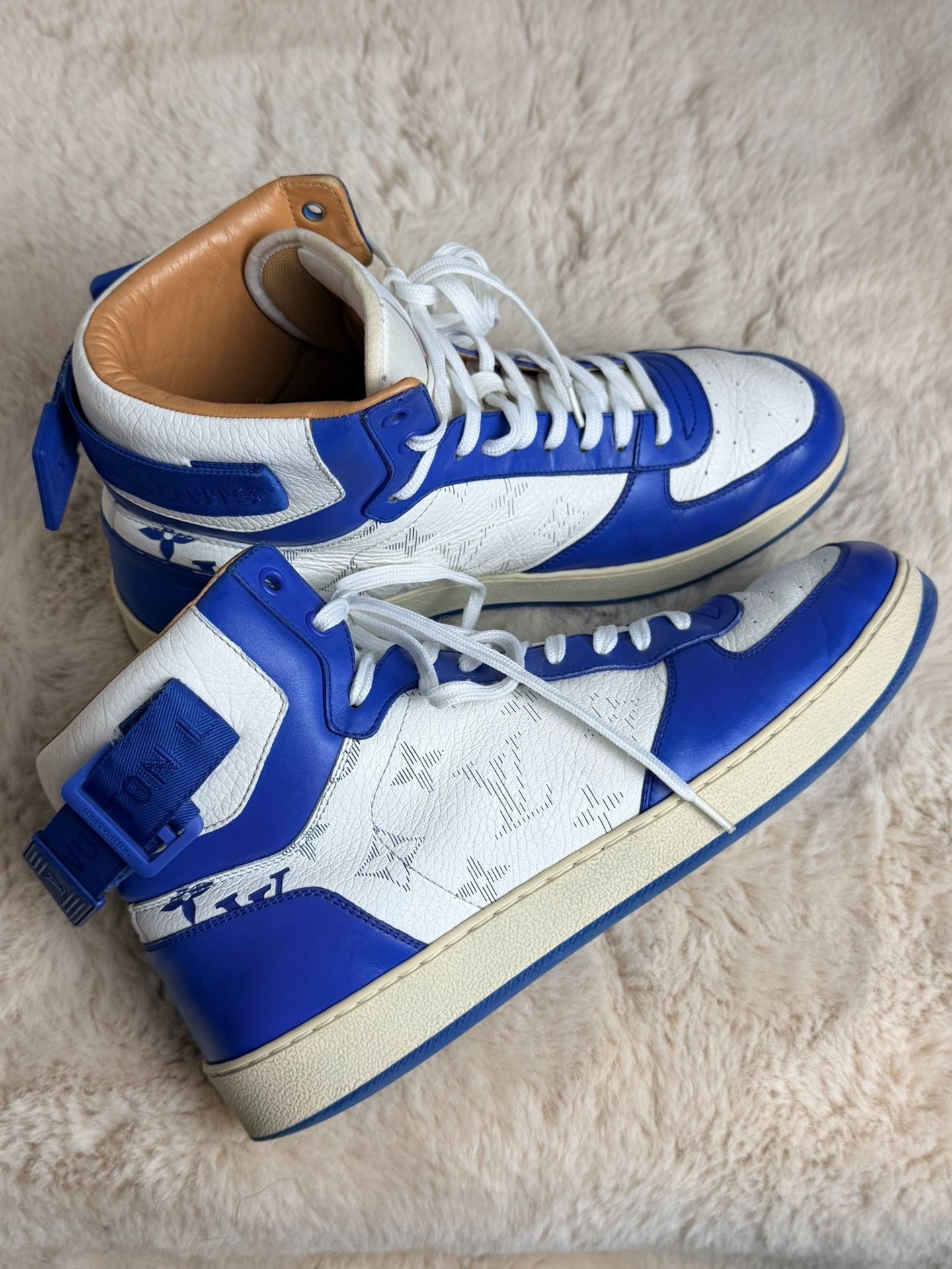 Louis Vuitton Louis Vuitton Blue Hitop Sneakers 8 Men Size US 8 / EU 41 - 1 Thumbnail