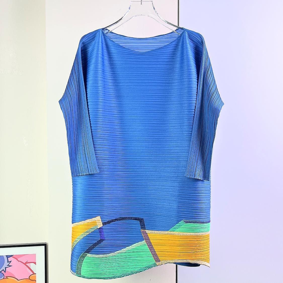 Pleats Please Issey Miyake Pleats Please Issey Miyake Graphic Pleats Top Size 3 Size M / US 6-8 / IT 42-44 - 1 Thumbnail