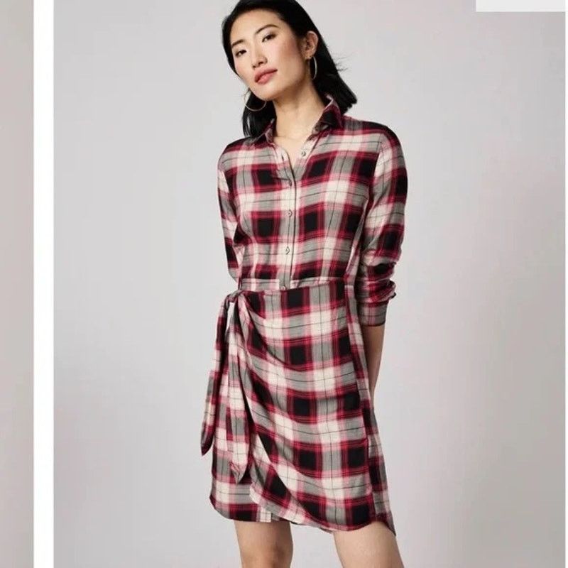UNTUCKit UNTUCKit Women's Plaid Wrap Dress Size 8 Knee Length Size M / US 6-8 / IT 42-44 - 1 Thumbnail