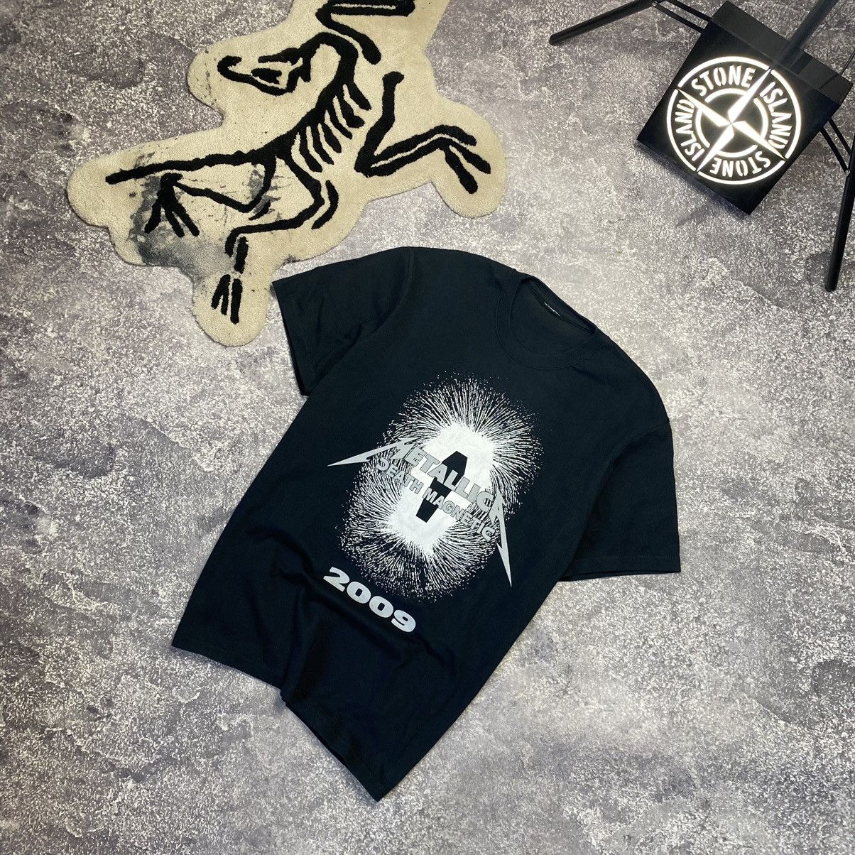 Band Tees Vintage Metallica 2009 Death Magnetic Overprinted tee Size US L / EU 52-54 / 3 - 1 Thumbnail