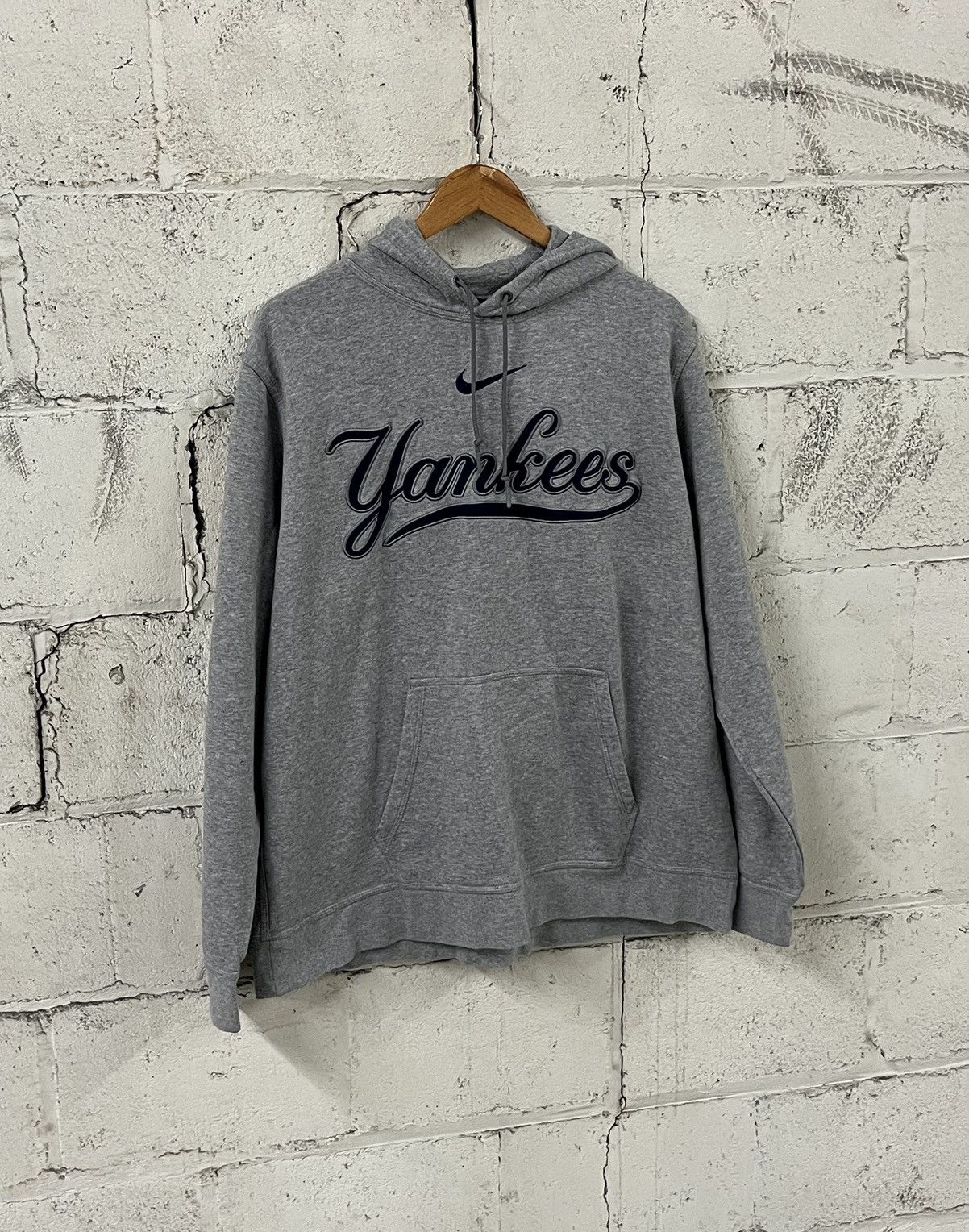 Nike NY Yankees y2k Nike center swoosh hoodie rare streetwear Size US XXL / EU 58 / 5 - 1 Thumbnail