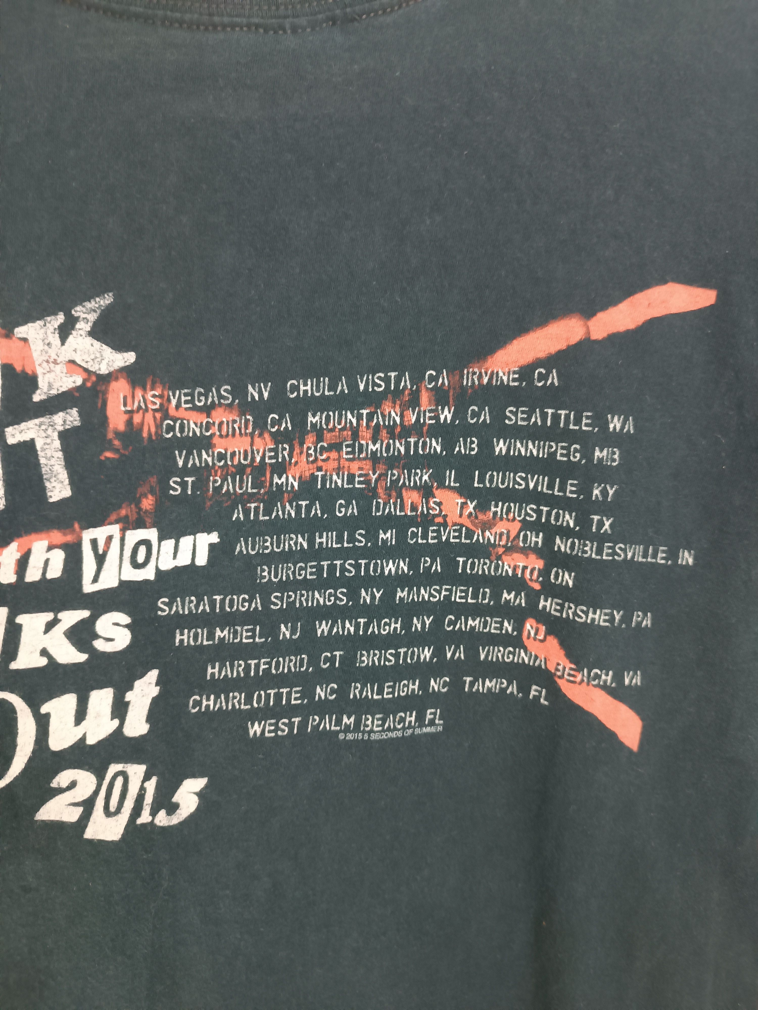 Band Tees VINTAGE 2015 5 SECONDS OF SUMMER TOUR TEE vamps swift zayn Size US M / EU 48-50 / 2 - 18 Thumbnail