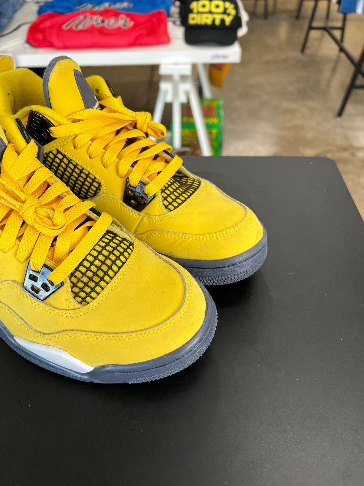 Jordan Brand Air Jordan 4 Lightning Sz. 6.5Y (2021) Size US 6.5 / EU 39-40 - 7 Thumbnail