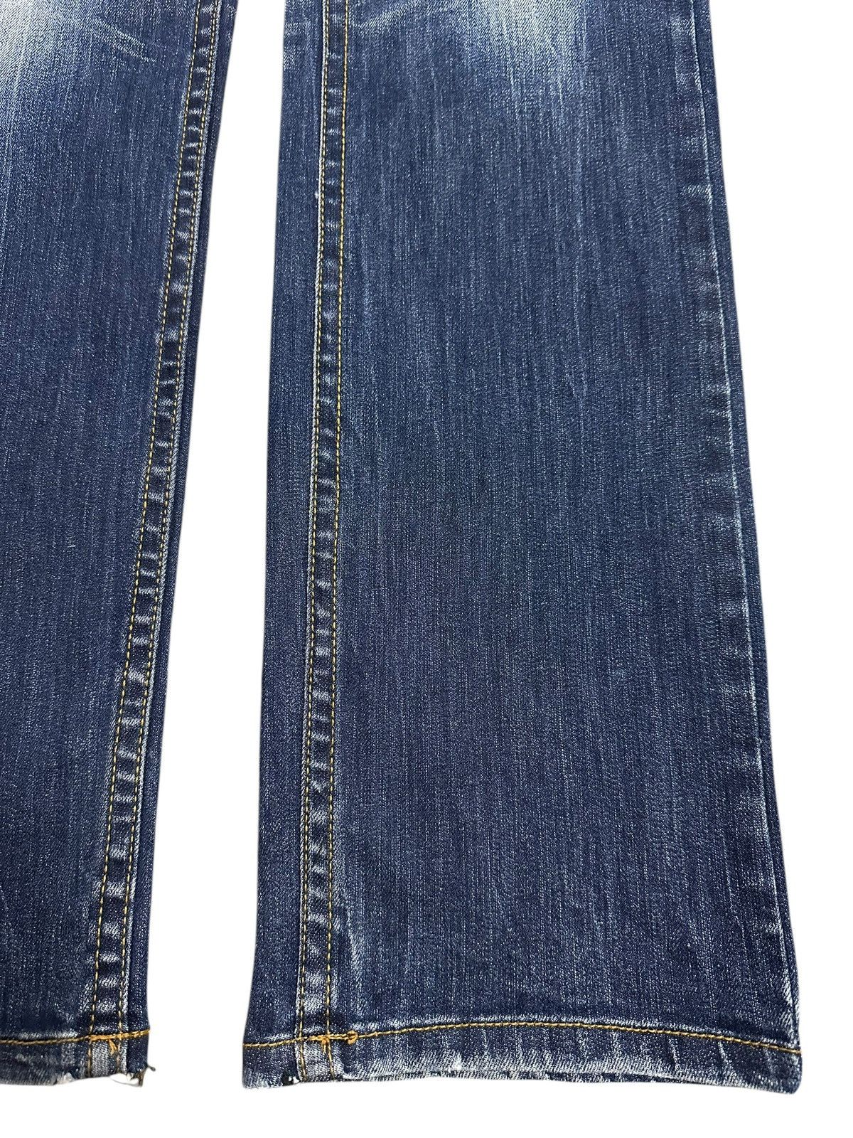 Japanese Brand Vintage Japanese Brand Blue Bleached Style Loose Jeans Size US 32 / EU 48 - 7 Thumbnail