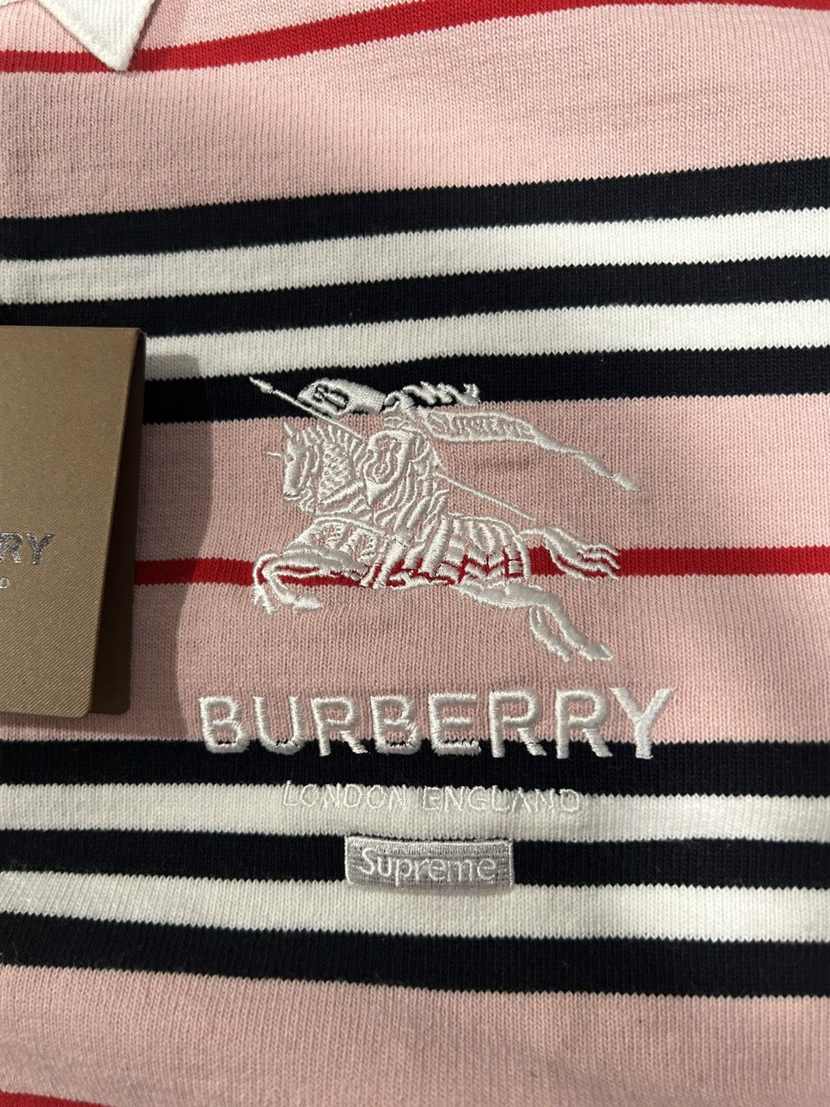 Burberry × Supreme Supreme Burberry pink rugby Size US XXL / EU 58 / 5 - 4 Thumbnail