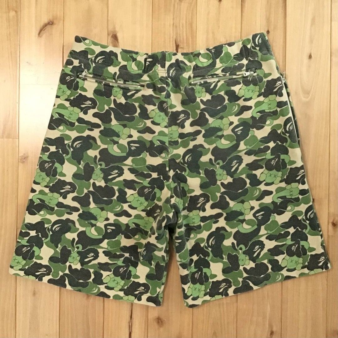 Bape × Kaws BAPE × KAWS Bendy ABC Camo Green Sweat Shorts NIGO ★size S Size US 30 / EU 46 - 4 Thumbnail