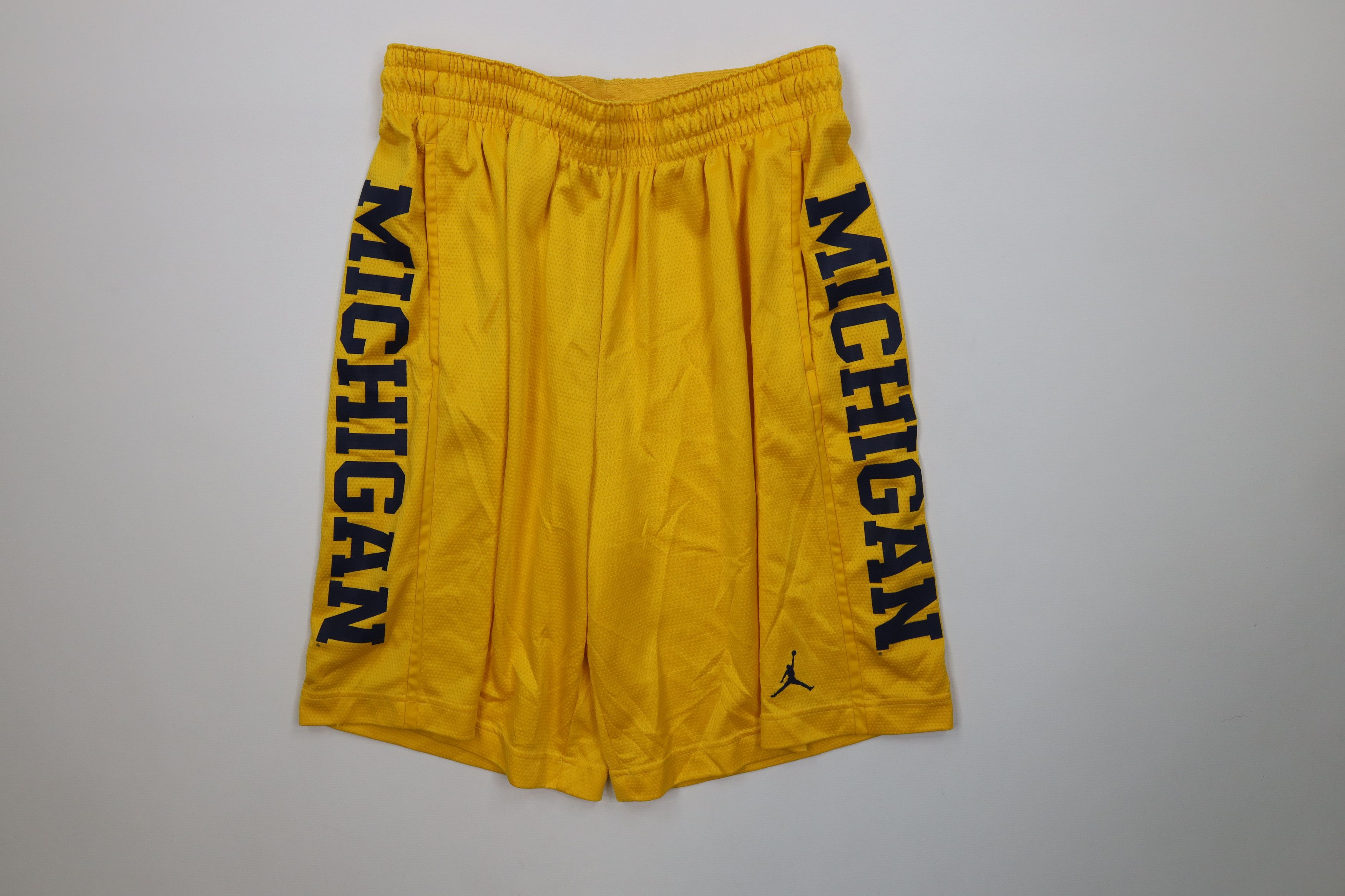 Nike Nike Air Jordan University of Michigan Basketball Shorts Size US 36 / EU 52 - 1 Thumbnail