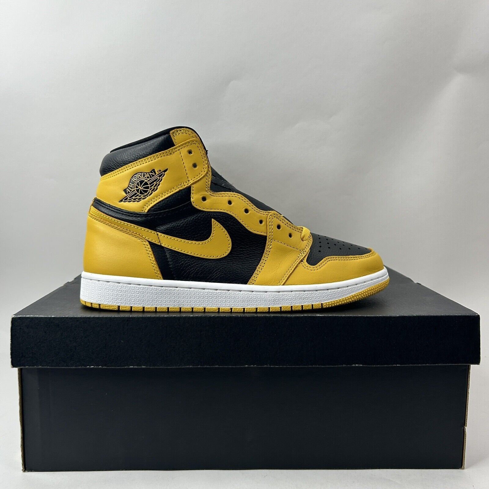 Jordan Brand Nike Shoes Air Jordan 1 Retro High OG “Pollen” 555088-701 Size US 10 / EU 43 - 4 Thumbnail