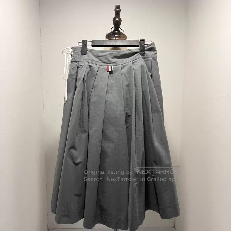 Thom Browne Thom Browne Tech Fabric Pleated Skirt Size 25" / US 0 / IT 36 - 2 Thumbnail