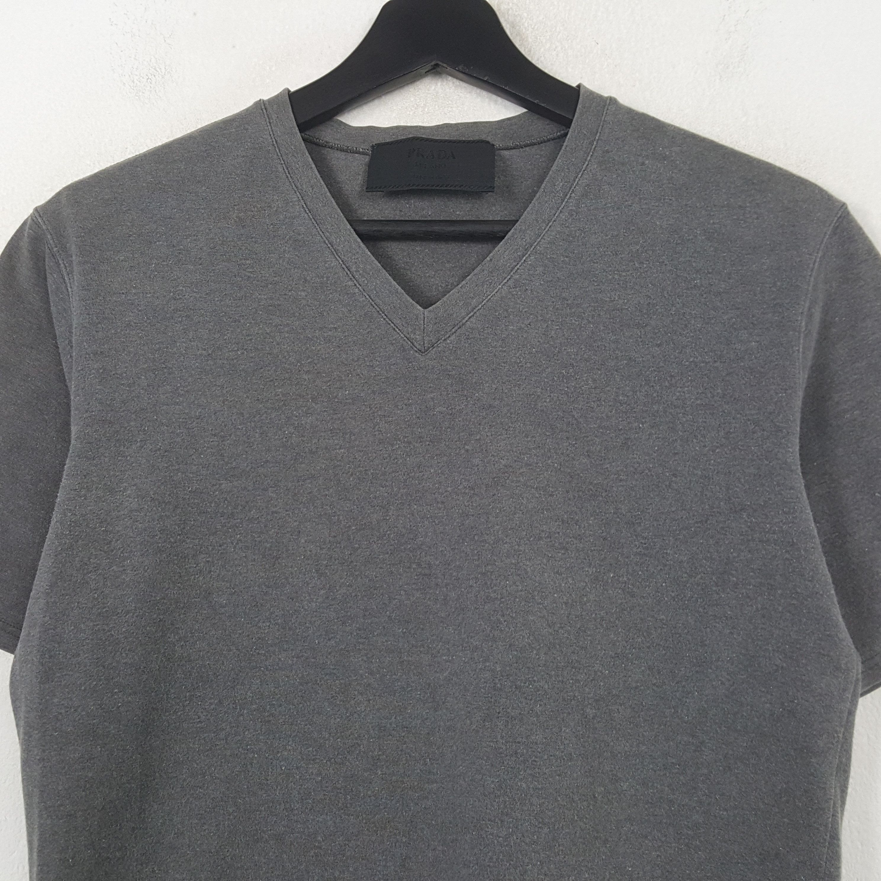 Prada Prada Fashion Brand Plain Tshirt RR21 Size US S / EU 44-46 / 1 - 2 Thumbnail