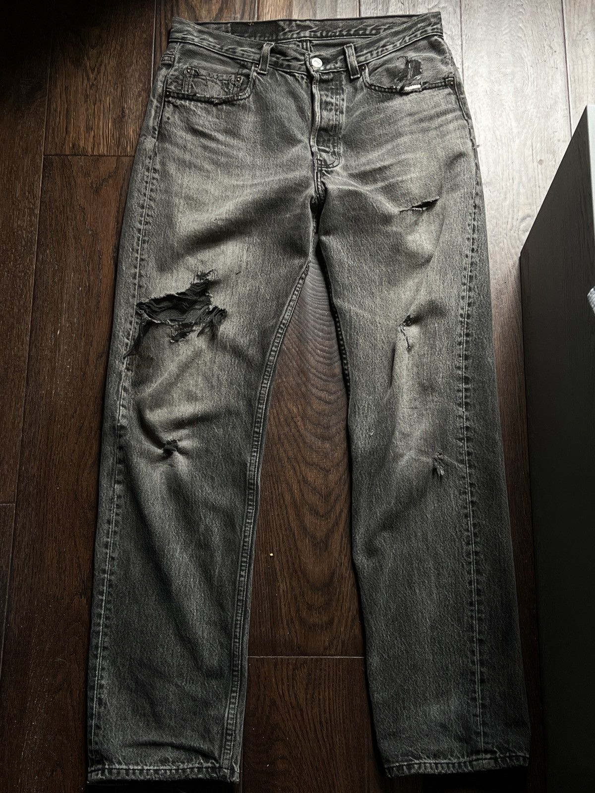 image of Vintage Levis 501 in Black, Men's (Size 33)