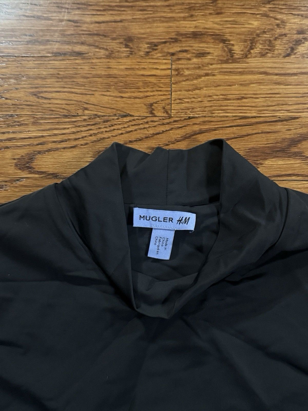 H&M × Mugler NWT Mens HM & MUGLER Black Cut Out Longsleeve Shirt Size XL Size US XL / EU 56 / 4 - 3 Thumbnail