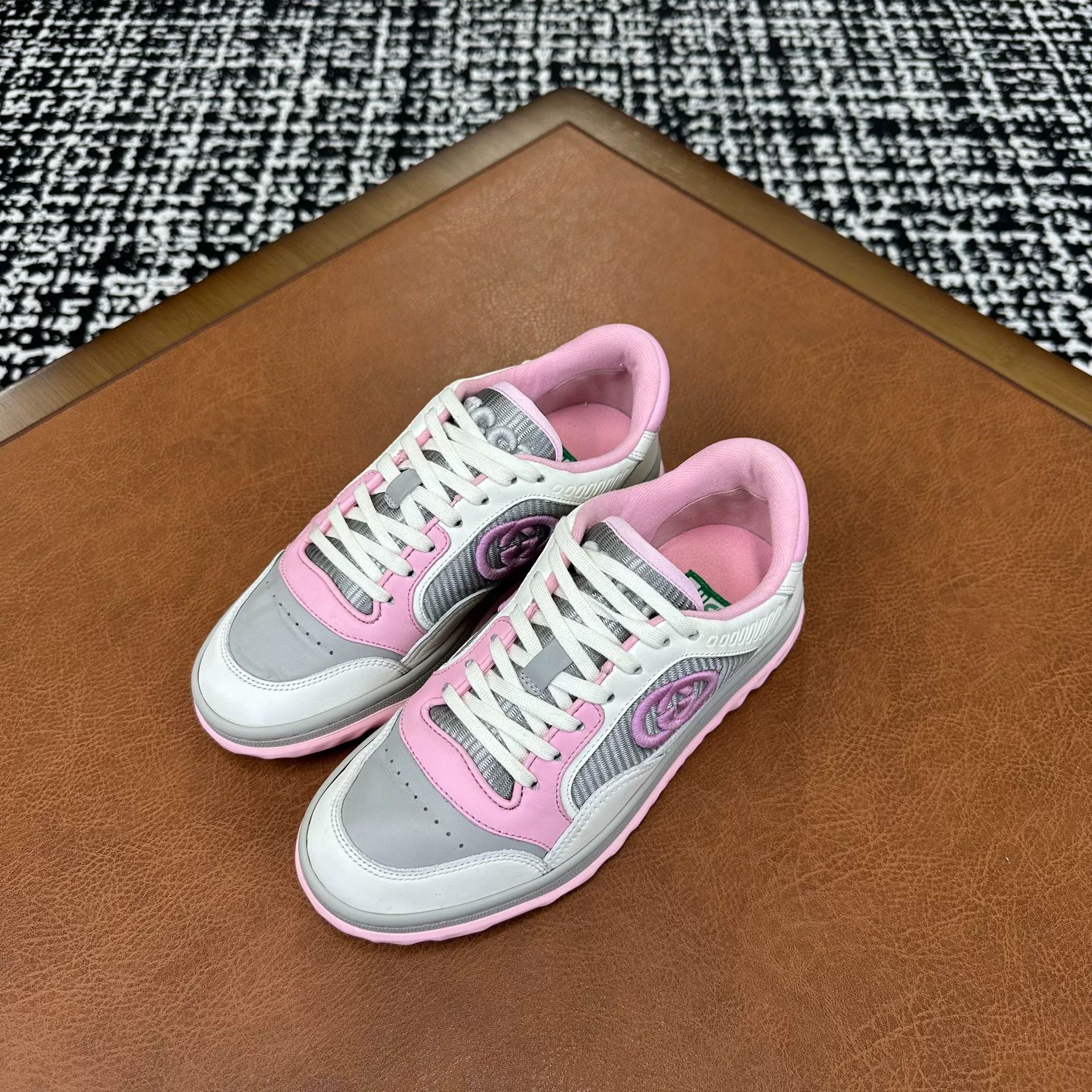 Gucci Gucci Casual Pink Lowtop Sneakers it_35-5 Women Size US 5.5 / IT 35.5 - 1 Thumbnail