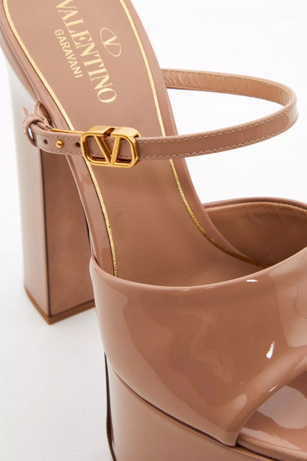 Valentino o1s1wg111125 Tan-Go Platform Patent Leather Slides in Beige Size US 10 / IT 40 - 2 Thumbnail