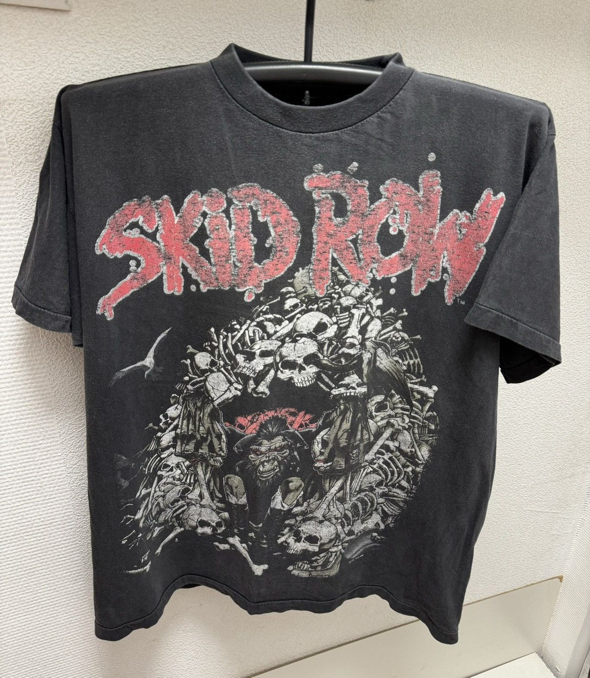 Band Tees Skid Row vintage t-shirt 1991 single stich Xl rock band Size US XL / EU 56 / 4 - 1 Thumbnail