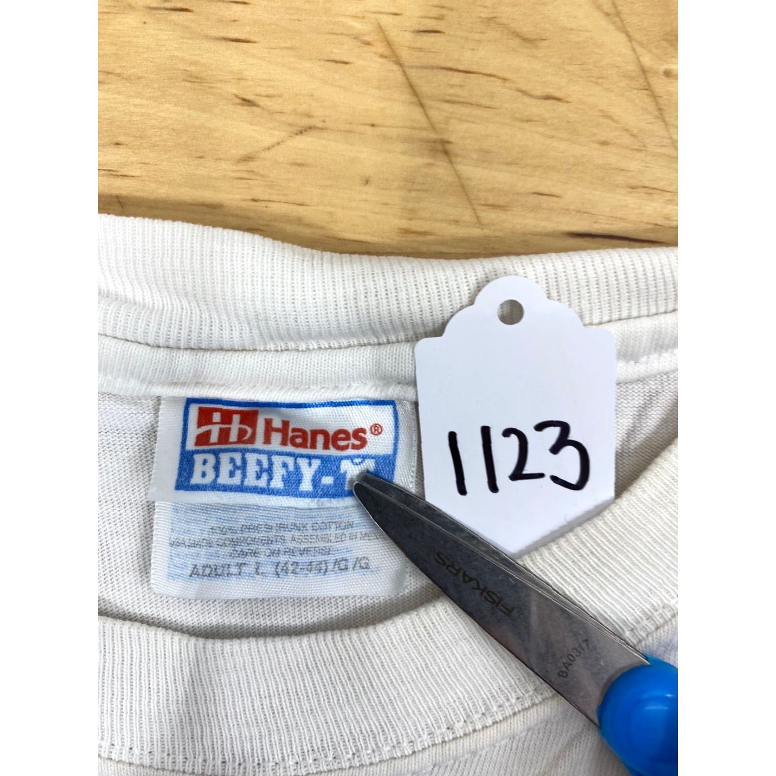 Hanes VINTAGE Hanes Beefy Mens Rich Cremona Tour 2000 White Size Large Distress T-Shirt Short Sleeve Men Regular Solid 1123 Size US L / EU 52-54 / 3 - 4 Thumbnail