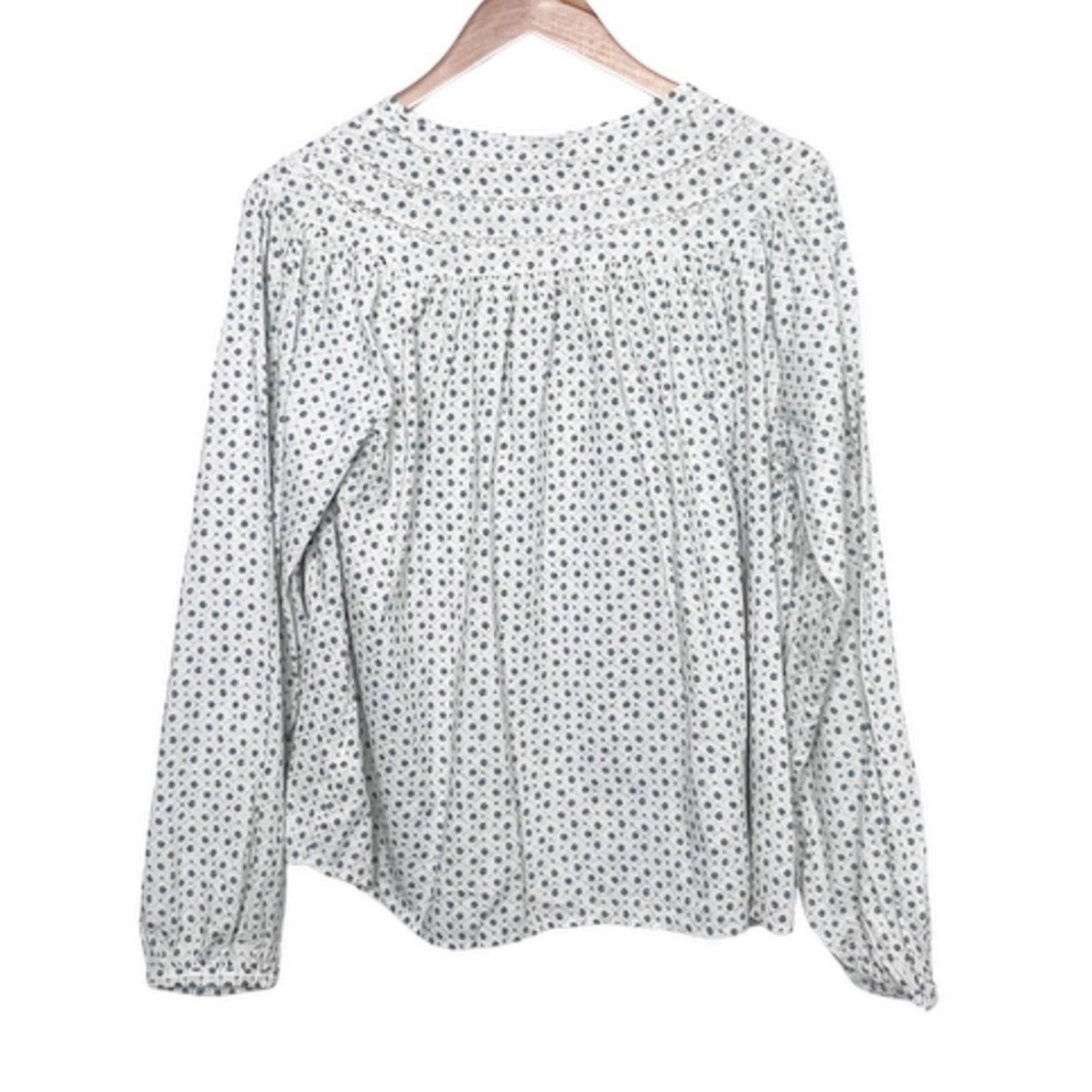 Target Basics New with Tag Universal Thread Women's Floral Blouse Size M / US 6-8 / IT 42-44 - 8 Thumbnail